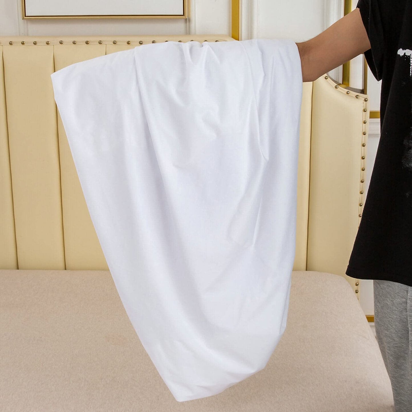 Waterproof Cooling Bamboo Viscose California King Mattress Protector Ultra Soft Noiseless Smooth Jersey Top Fitted Cal King Cover with Stretchy Pocket