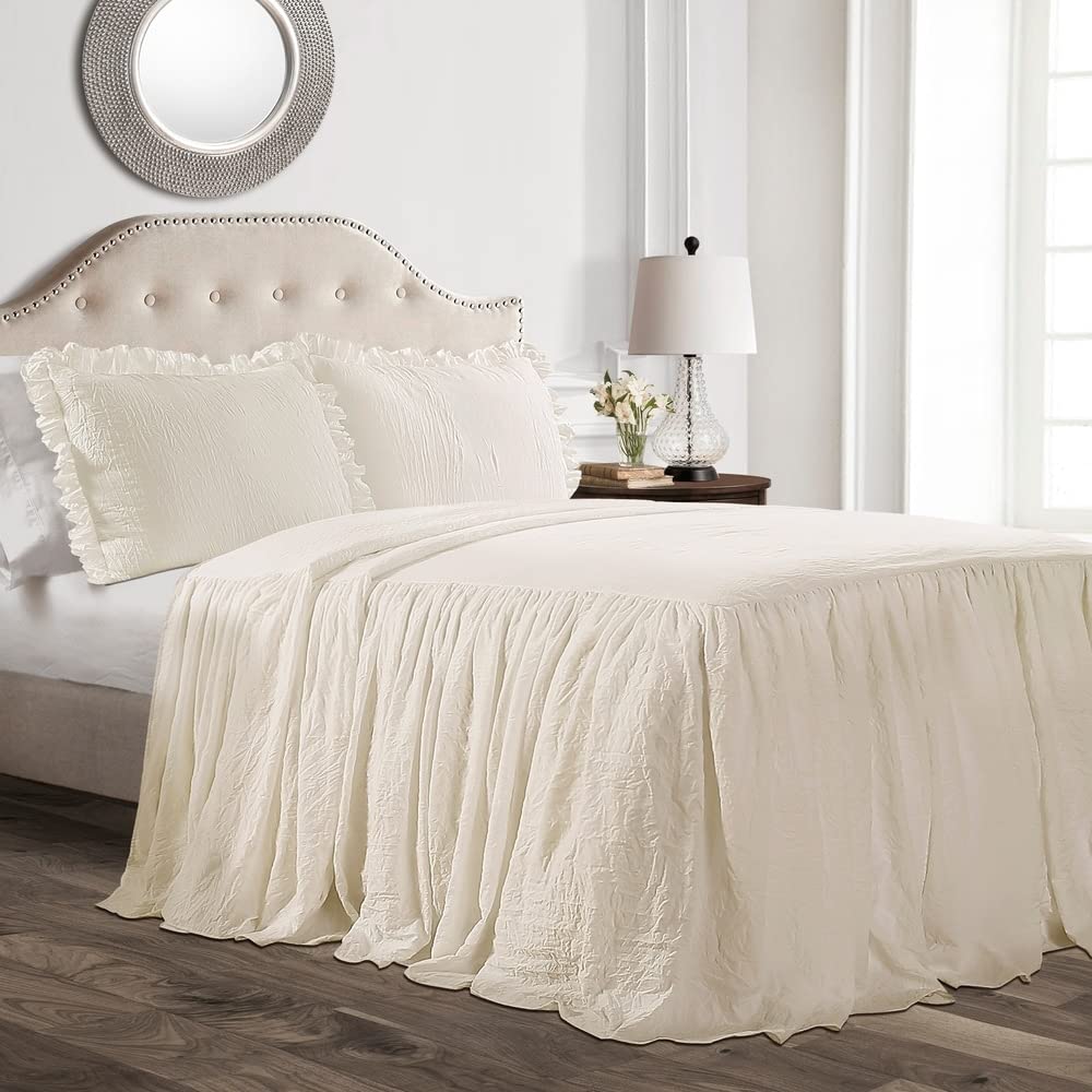 Lush Decor Ruffle Skirt Bedspread Set - 3-Piece Luxurious Farmhouse Bedding - Elegant Ruffle Detail - Timeless Style - Soft Lightweight Sheets - King, White