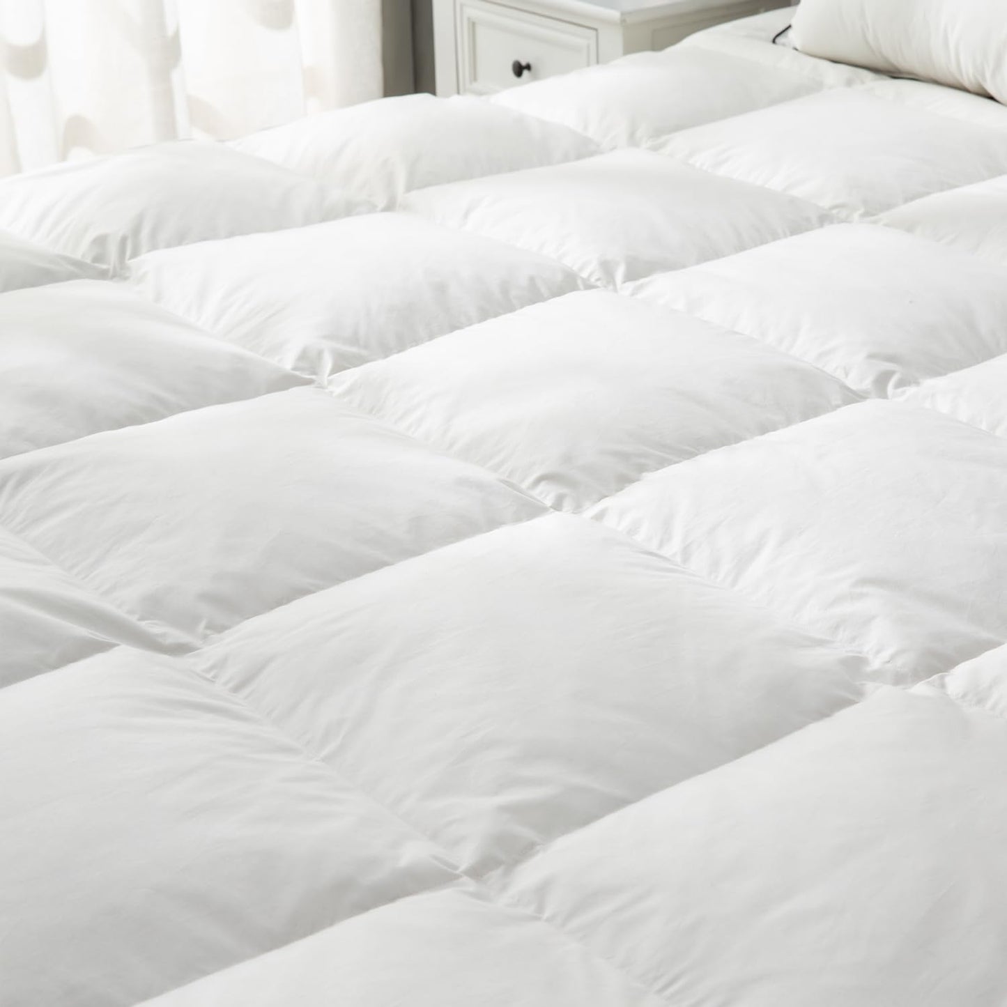 ROSE FEATHER Goose Down Feather Mattress Topper,Queen Down Mattress Protector Cover with Straps,Plush Soft Fluffy Baffled Pillowtop,Hypoallergenic Featherbed Cooling Pad All-Season Luxury(60x80 inch)