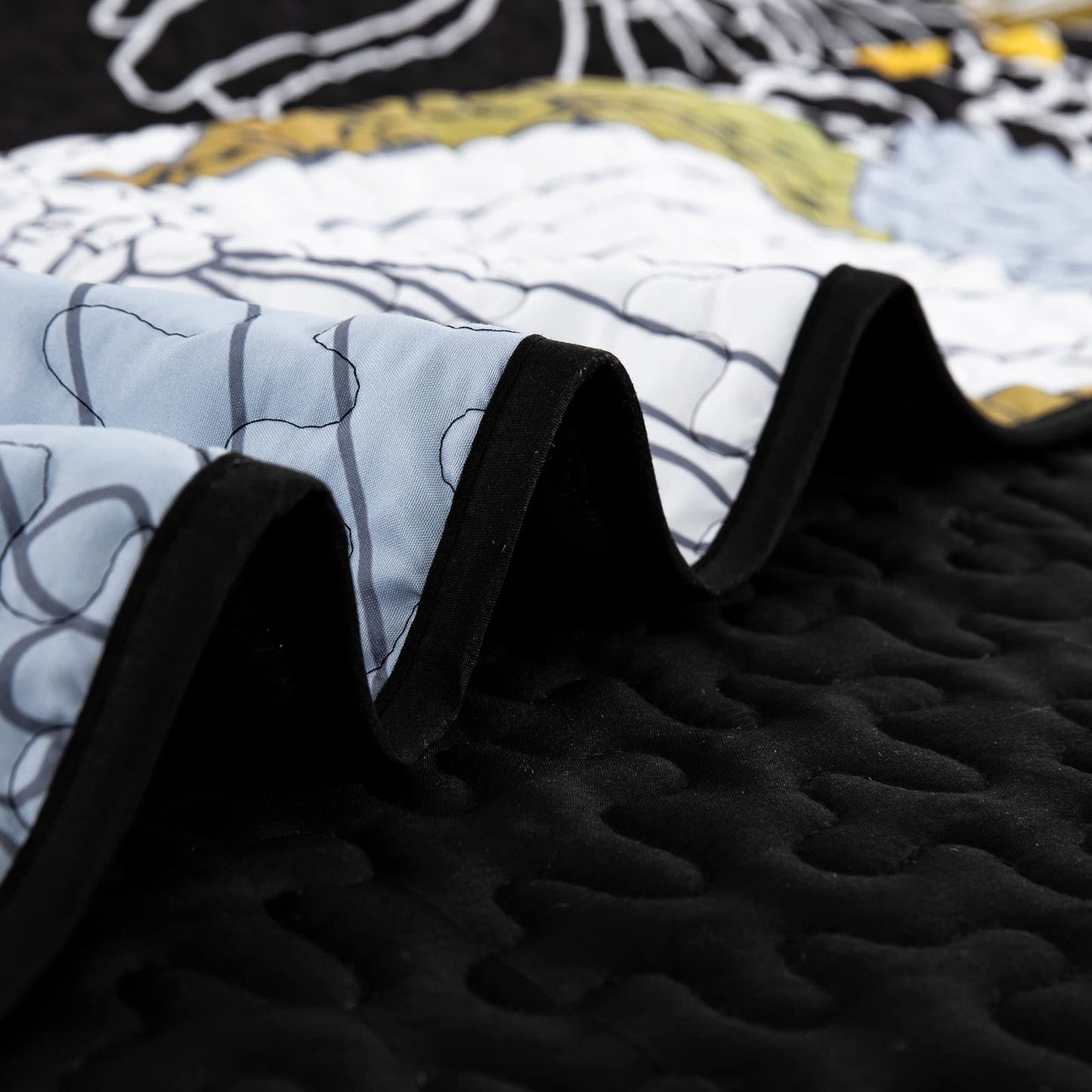 3 Pieces Yellow Floral Pattern Quilts Queen Size Coverlet Set - Lightweight Black Bedspread with 2 Pillowcases for All Season - Soft Microfiber Reversible Bedding Quilt Set (Yellow/Black, 96''x90'')