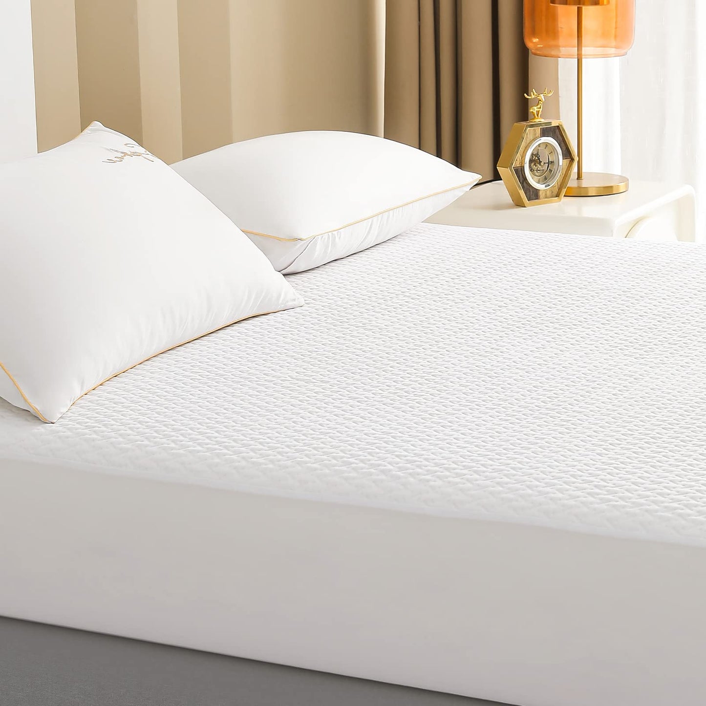 Reaks Twin Size Bed Waterproof Fitted Mattress Protector-Cooling Mattress Pad Cover with Deep Pocket Up to 15''