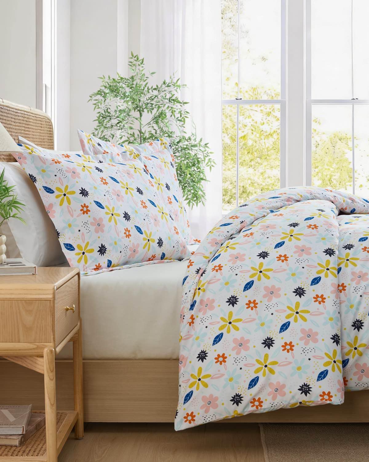 Duvet Cover Twin/TXL Size Set - Extra Soft Floral Duvet Cover 68 x 90 with 1 Pillow Sham - Comfy, Breathable Bedding Set - Hotel Luxury & Fade Free with Zipper Closures & Ties - Sunshine Floral