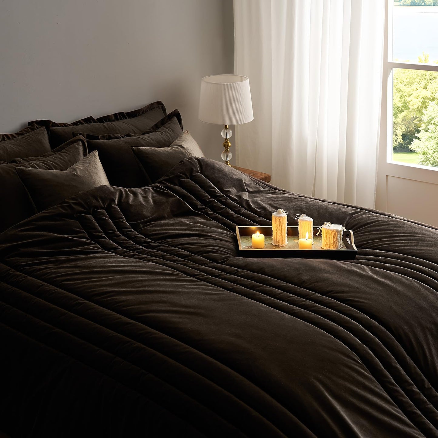 Brown Velvet Bedding Comforter Sets: Queen Size 3 Pieces Luxury Ultra Soft Bed Set Suitable for All Seasons - Chocolate Cozy Striped Modern Rustic Lightweight Men Women Bedroom Comforter with 2 Shams