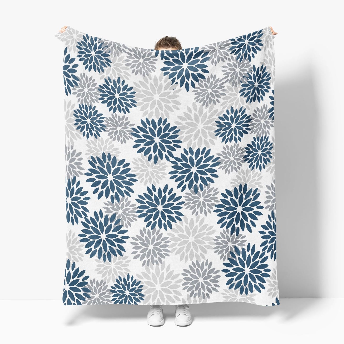Horaldaily Blue Grey Silver Dahlia Pinnata Flannel Blanket Throw, Spring Summer Winter Floral Soft Fuzzy Plush Cozy Fleece Blanket for Couch Sofa Bed Lounging, Ideal Gifts for Kids Adults Self, 50x60