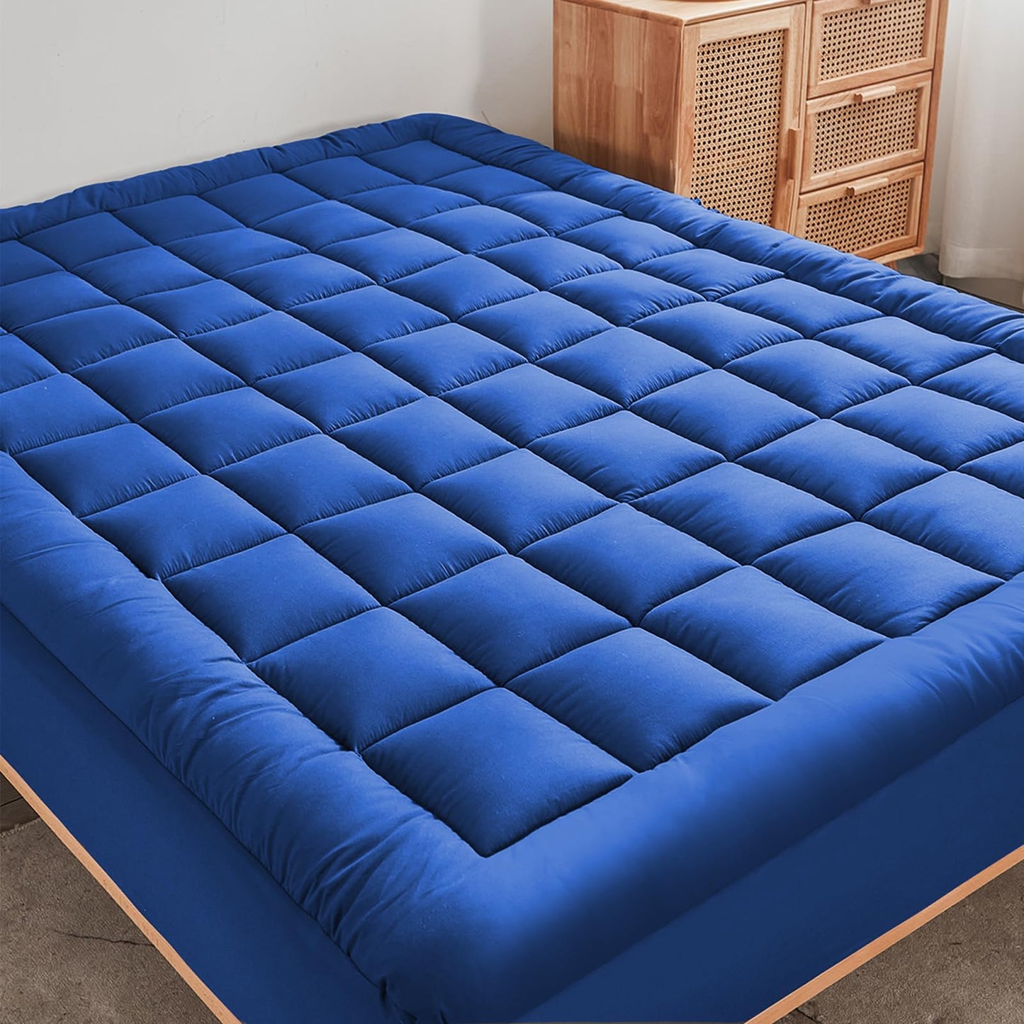 Mattress Pad - Soft and Breathable Mattress Protector Cover - Pillow Topper with Stretches to 18” Deep Pocket Fits Up to 8”-21” Cooling Bed Topper (Blue, Queen)