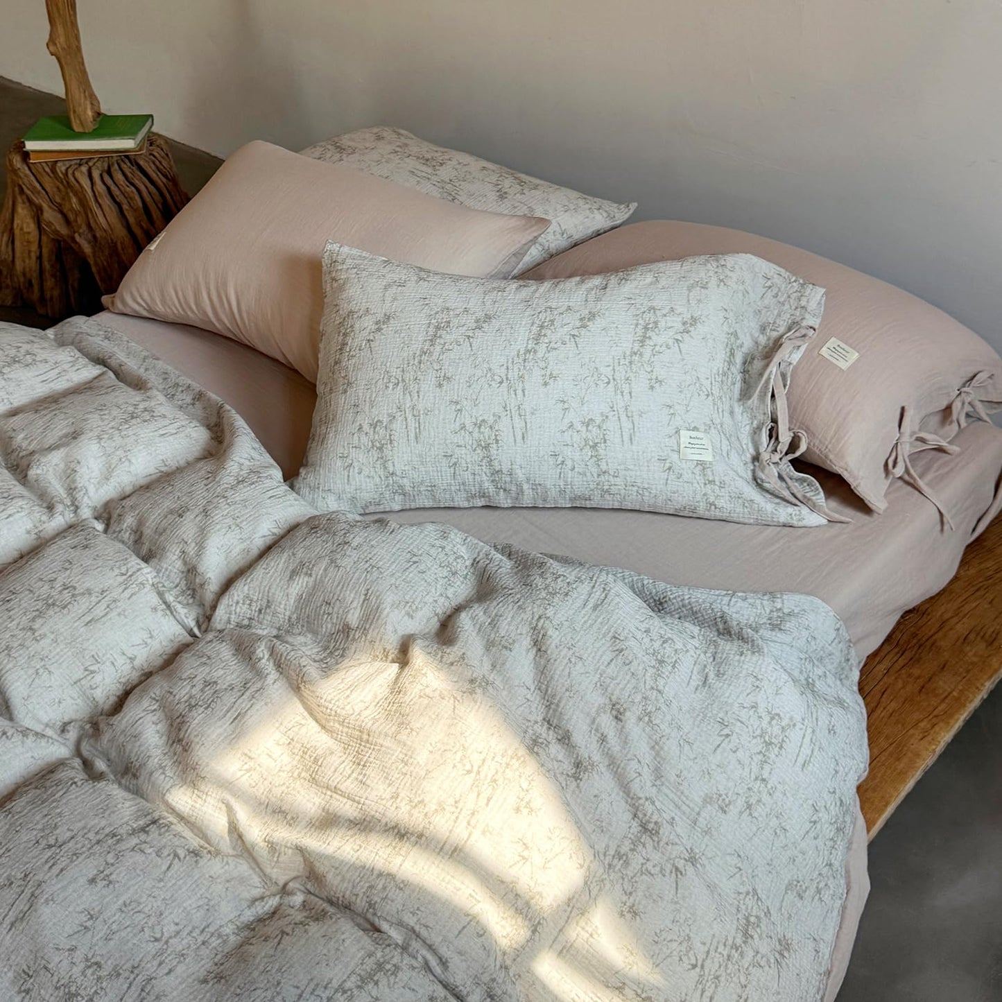 VM VOUGEMARKET Double Gauze Crinkled Cotton Duvet Cover Set Queen,Rustic Beige Ink Bamboo Botanical Print Duvet Cover with Romantic Bow Ties