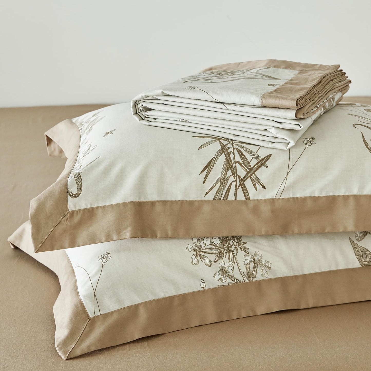 YuHeGuoJi Beige Floral Duvet Cover Queen 100% Cotton 3 Pcs Set 1 Khaki Botanical Duvet Cover with Zipper Ties 2 Pillow Shams Honeybee Taupe Flower Honeybee Print Wide Trim Bedding Set Soft