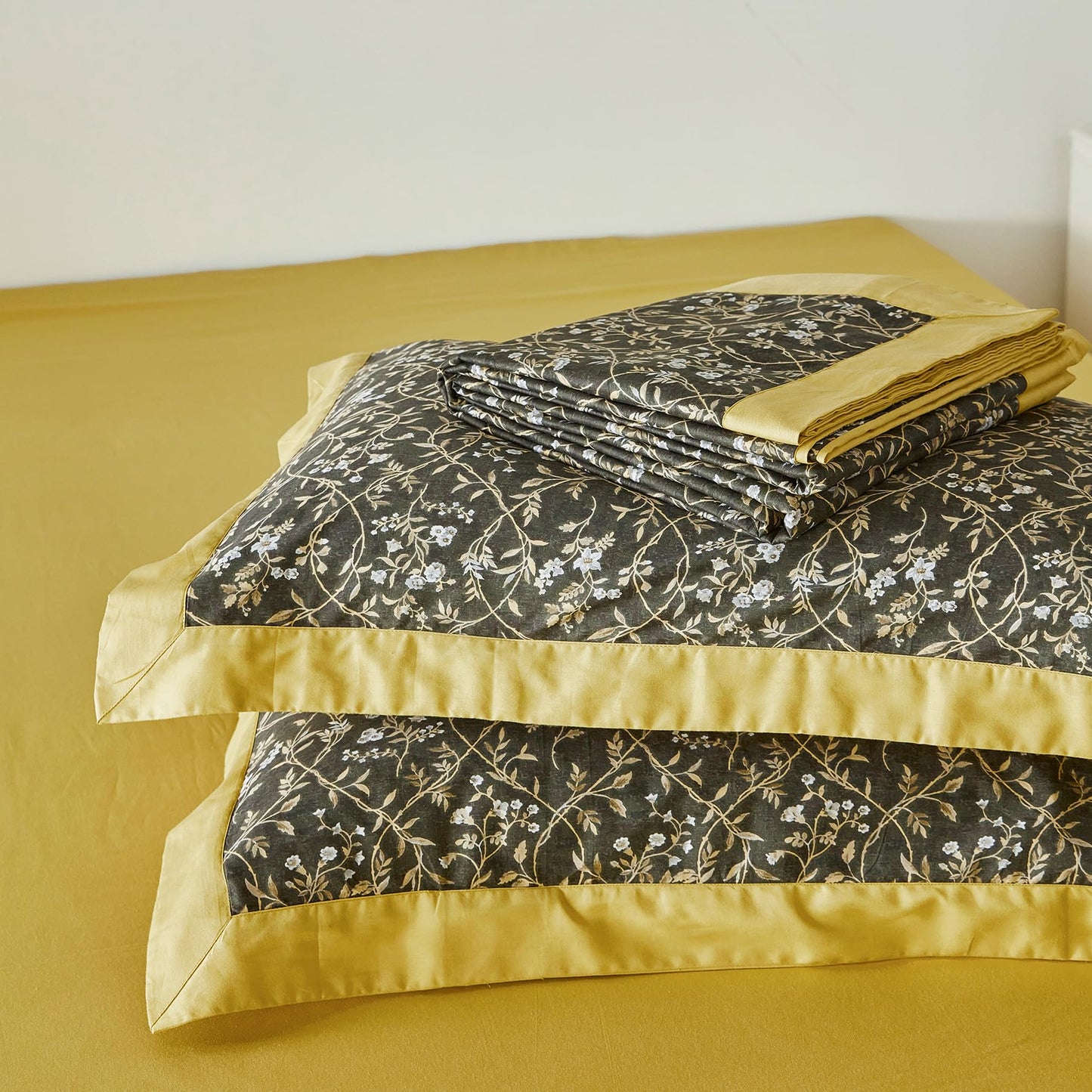SUSYBAO Mustard Yellow Flower Duvet Cover Queen 100% Cotton 3 Pcs Set 1 Boho Vine Botanical Patterned Duvet Cover with Zipper Ties 2 Pillow Shams Decorative Hemmed Bohemian Floral Bedding Set Soft
