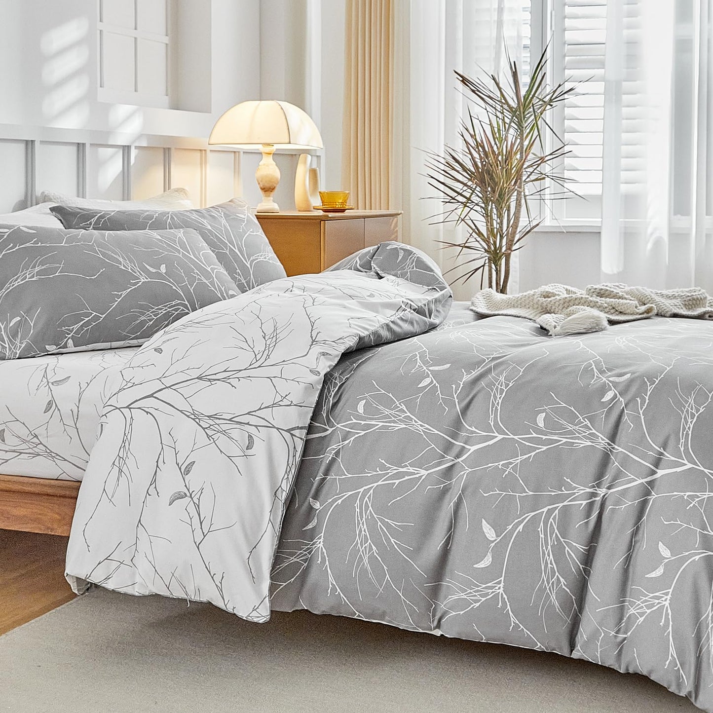 Lekesky Duvet Cover Queen Size with Fitted Sheet - 4 Pieces Printed Soft Bedding Set, Includes 1 Duvet Cover 90x90 Inches with Zipper Closure & 8 Ties, 2 Pillow Cases, 1 Fitted Sheet, Grey Leaves