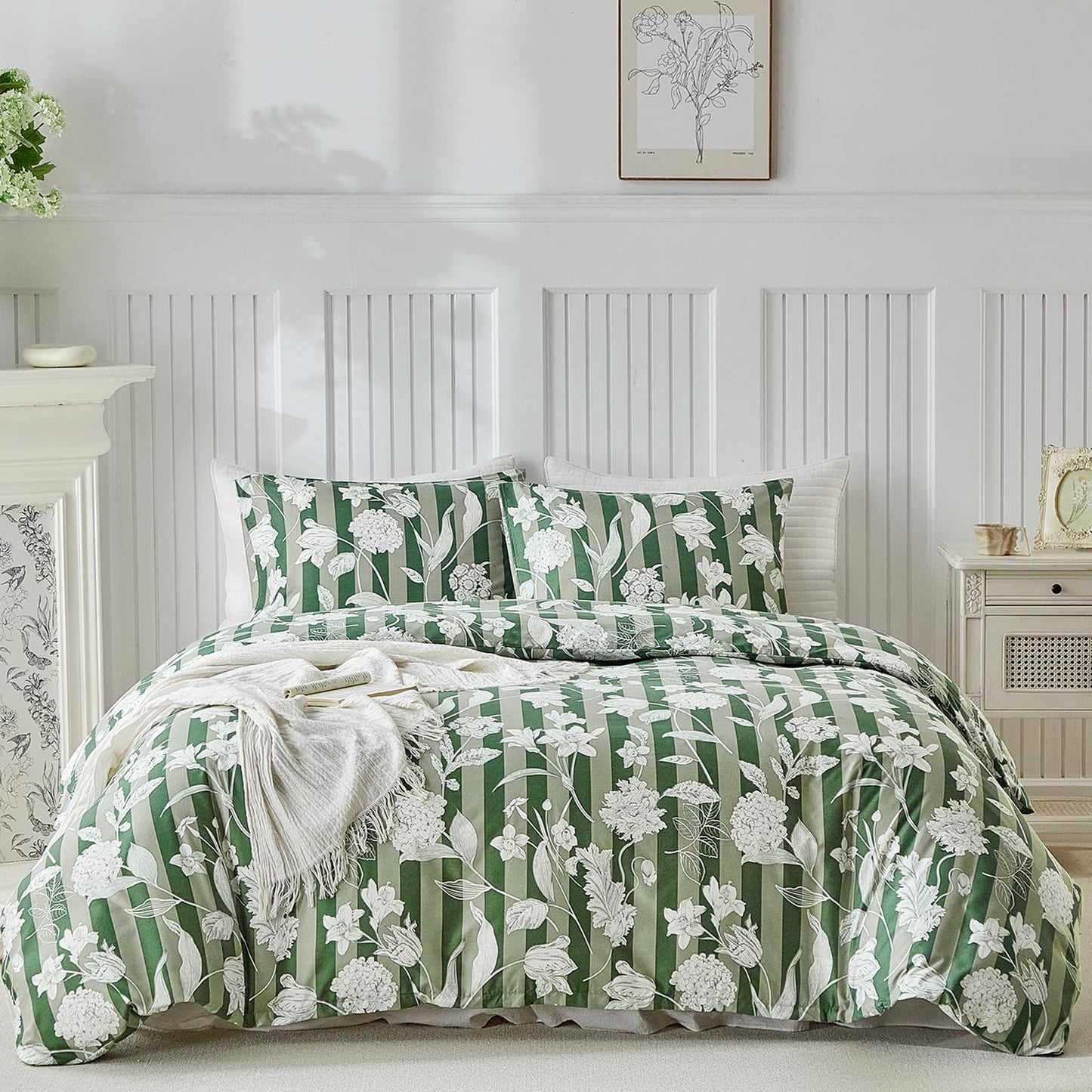 Lekesky Green Floral Duvet Cover King Size, Stripes Comforter Cover King Size Floral Printed Duvet Set, 3 Pieces Soft Microfiber Bedding Set with 8 Zipper Ties (King, 104"x90")