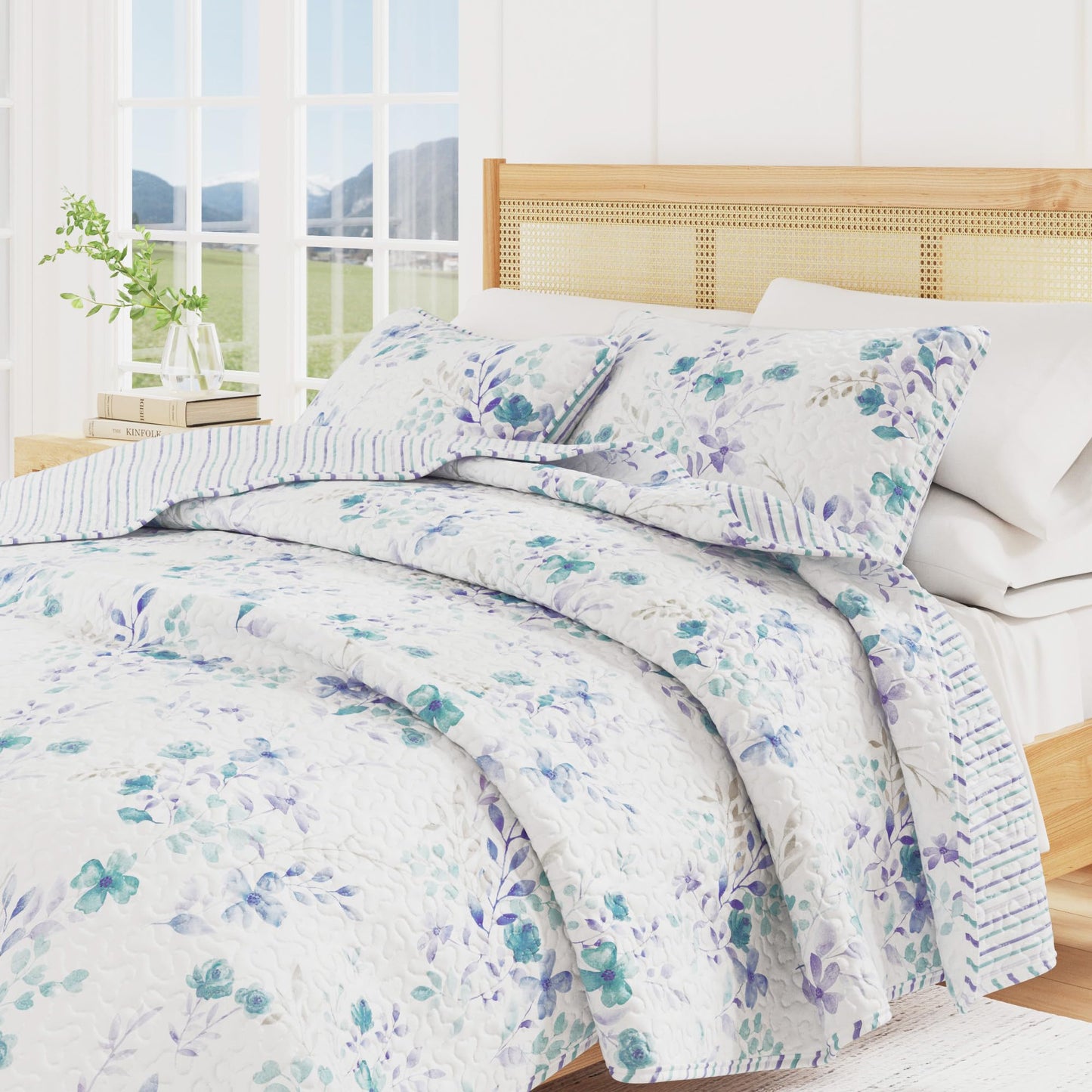 Great Bay Home Floral Quilt Set - 2-Piece Twin/Twin XL Size Spring Bedding Set - Lightweight, All-Season, Reversible Bedspread (Bouquet)