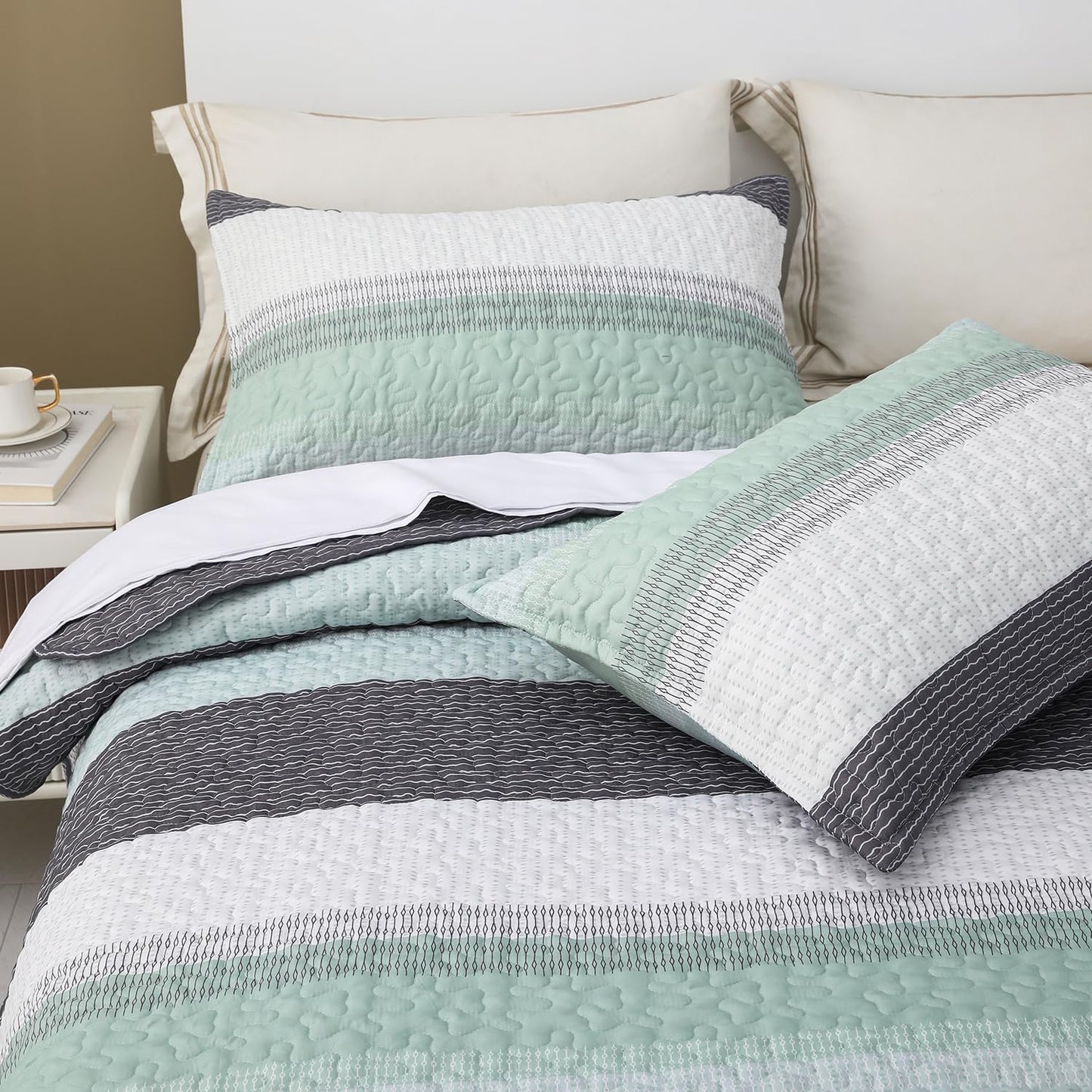 DURLENGEN Quilt Set King Size 3Pcs,Soft Microfiber Lightweight Bedspread,White & Green Striped Geometric Pattern Coverlet for All Season Layering(King 106x96,Mint Green)