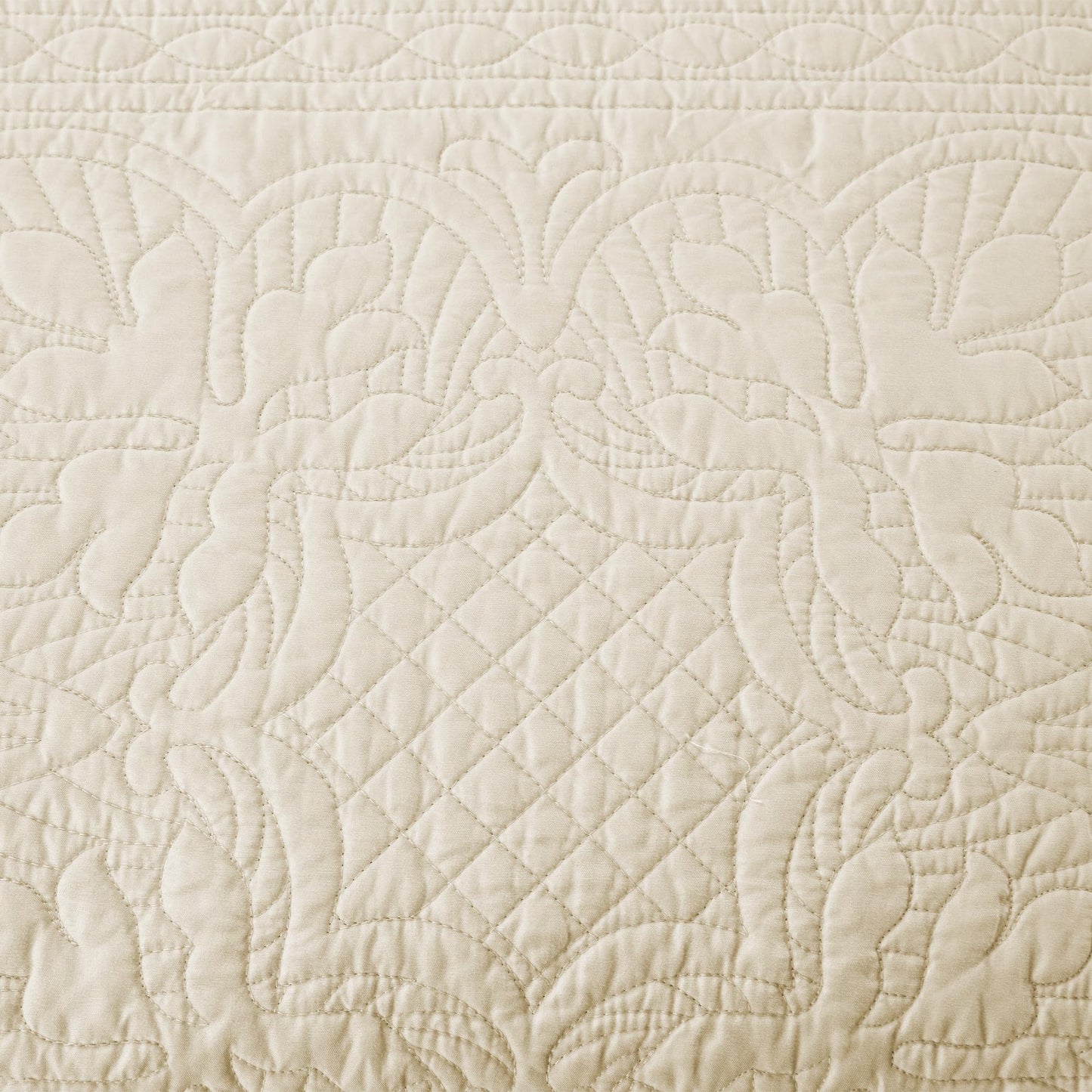 Madison Park Daybed Cover Set Damask Quilted Cover for Daybeds, All Season, Pre-washed Cotton-Filled Coastal Bedding with Scallop Edge, Shams, Bedskirt, Décor Pillows, Tuscany, Cream, 39"x75", 6 Piece
