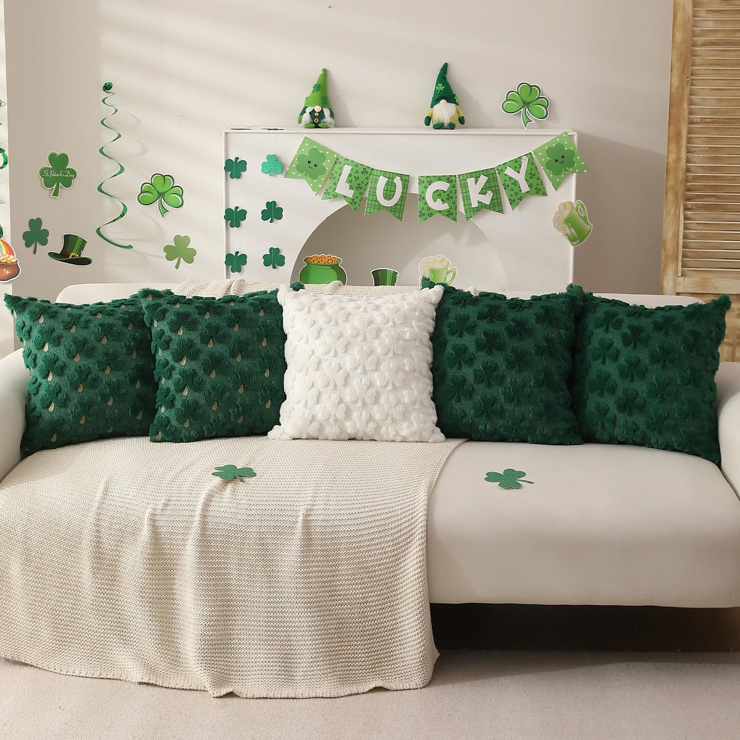 DFXSZ St Patricks Day Pillow Covers 18x18 inch Set of 2 St Patricks Day Decorations Green Shamrock Soft Plush Faux Fur Jacquard Throw Pillows for Bedroom Sofa Holiday Festivals Home Decor PTK021A18