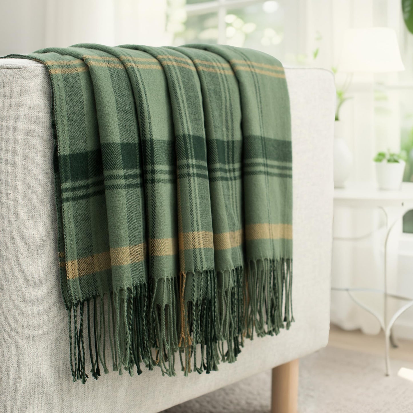 GINAMUSE Green Plaid Throw Blanket for Couch,50"X60" Super Soft Cozy Warm Home Decorative Throw with Tassels for Bed Sofa Picnic
