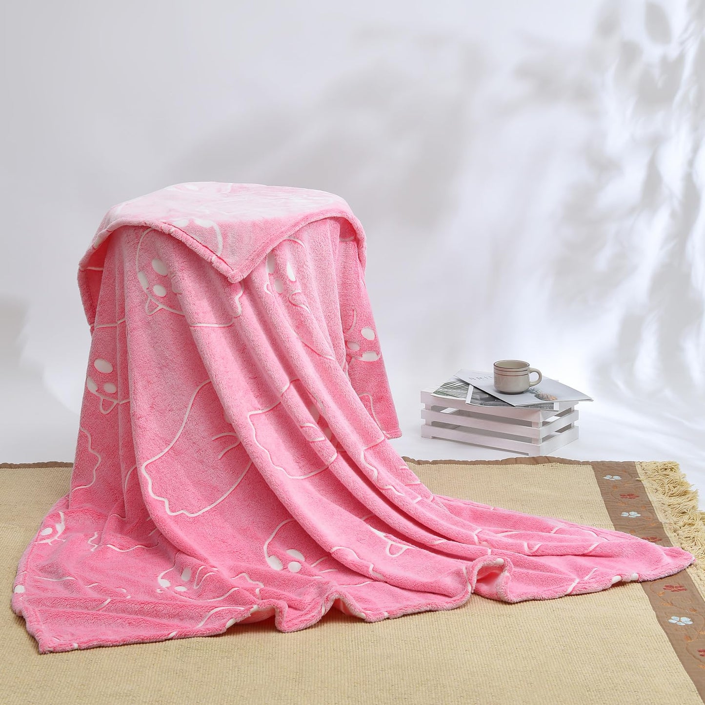 Pink Ghost Throw Blanket Glow in The Dark Blanket Flannel Soft Cute Decor Room for Girl Women Friends for Sofa Couch Bed(Pink, 40"x50")