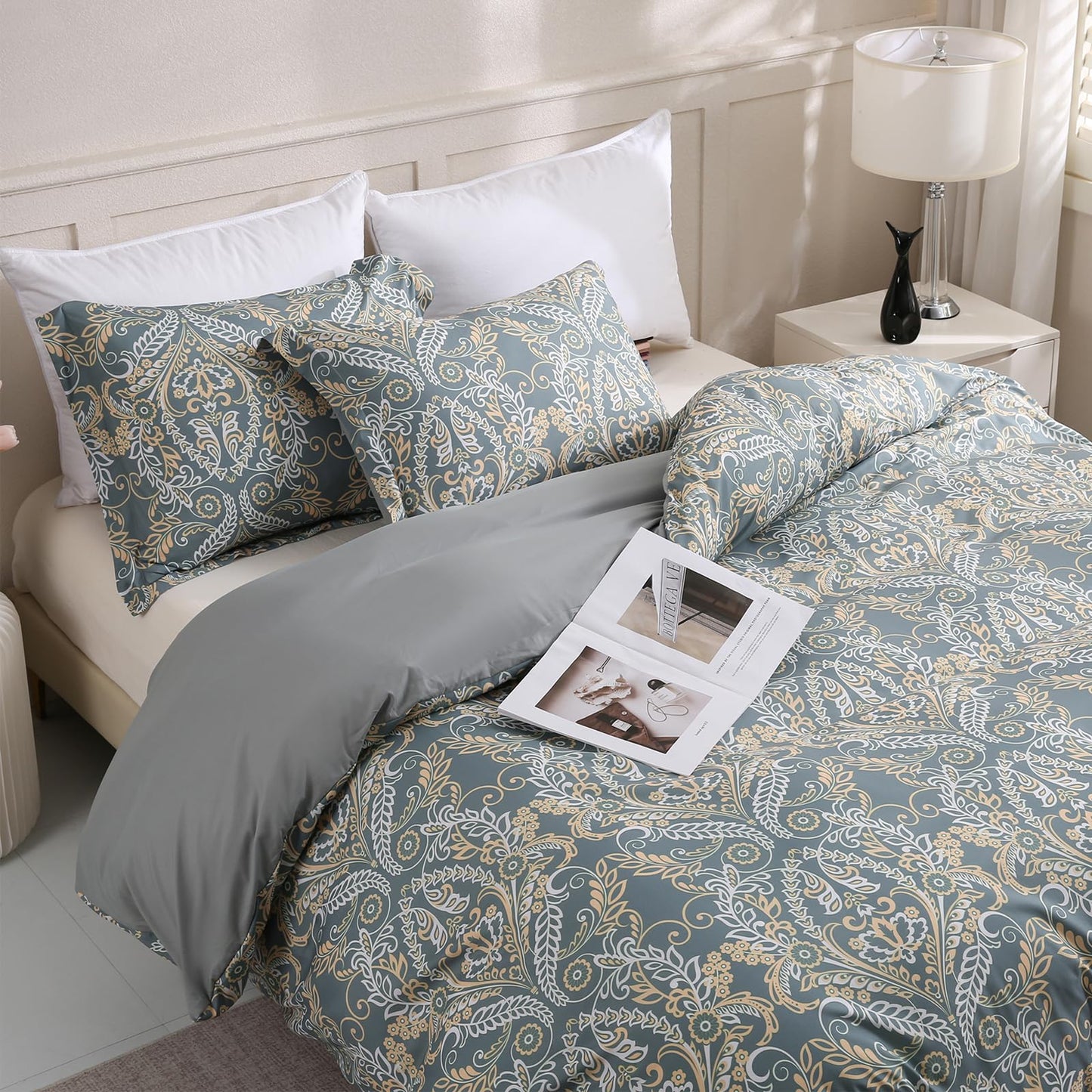 LONAVA Queen Paisley 3 Pcs Duvet Cover Set, Breathable Soft Microfiber Grey Lining Comforter Cover with Zipper Closure, and 2 Anti-Pilling, Fade Resistant Pillowcases, Green Pasliey