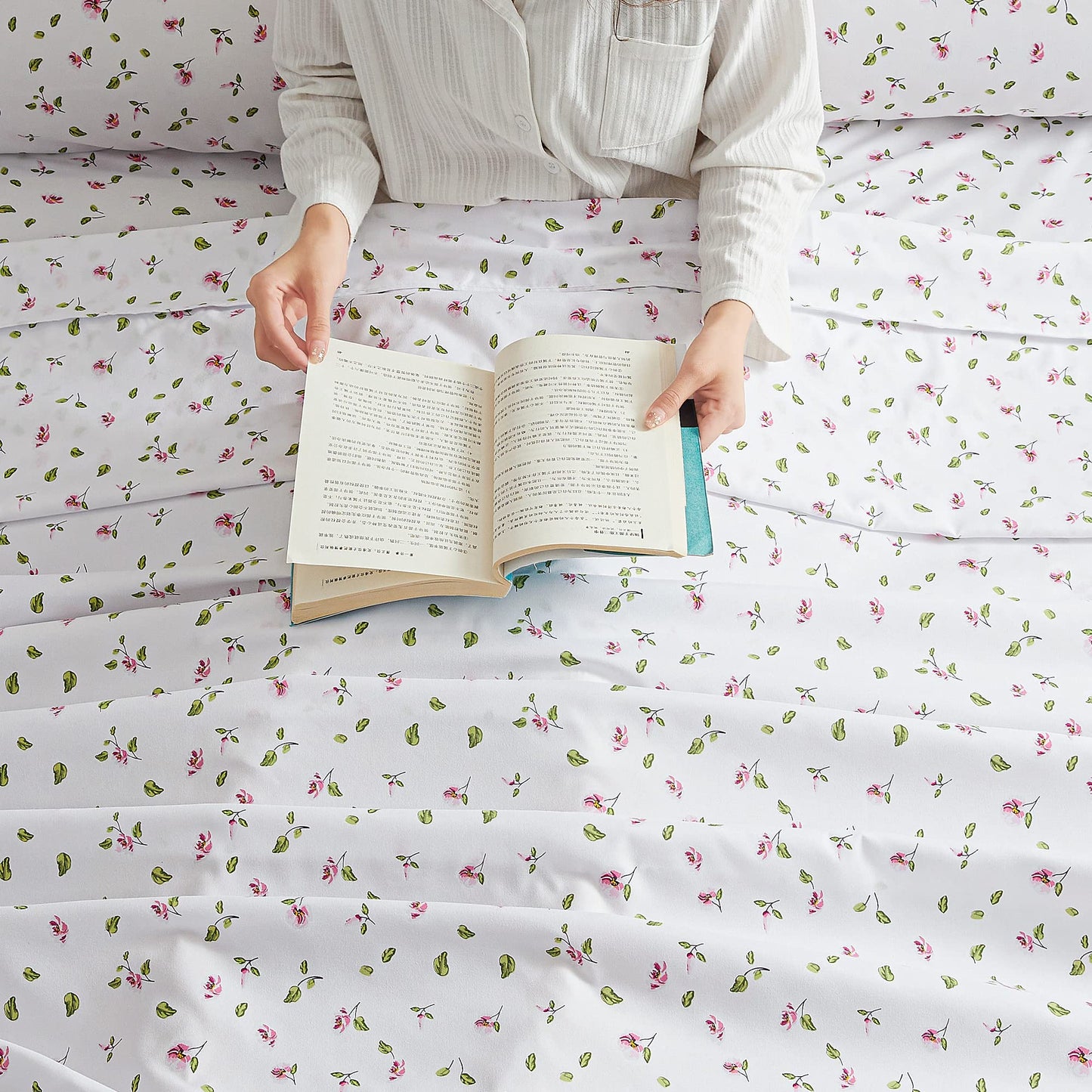 Mooreeke Full Sheets Set - 4 Pieces Soft Breathable Microfiber Bed Sheet Set - Pink Flower Green Leaf Pattern Sheet Set - Deep Pocket Non-Slip Floral Printed Fitted Sheet Included for All Season