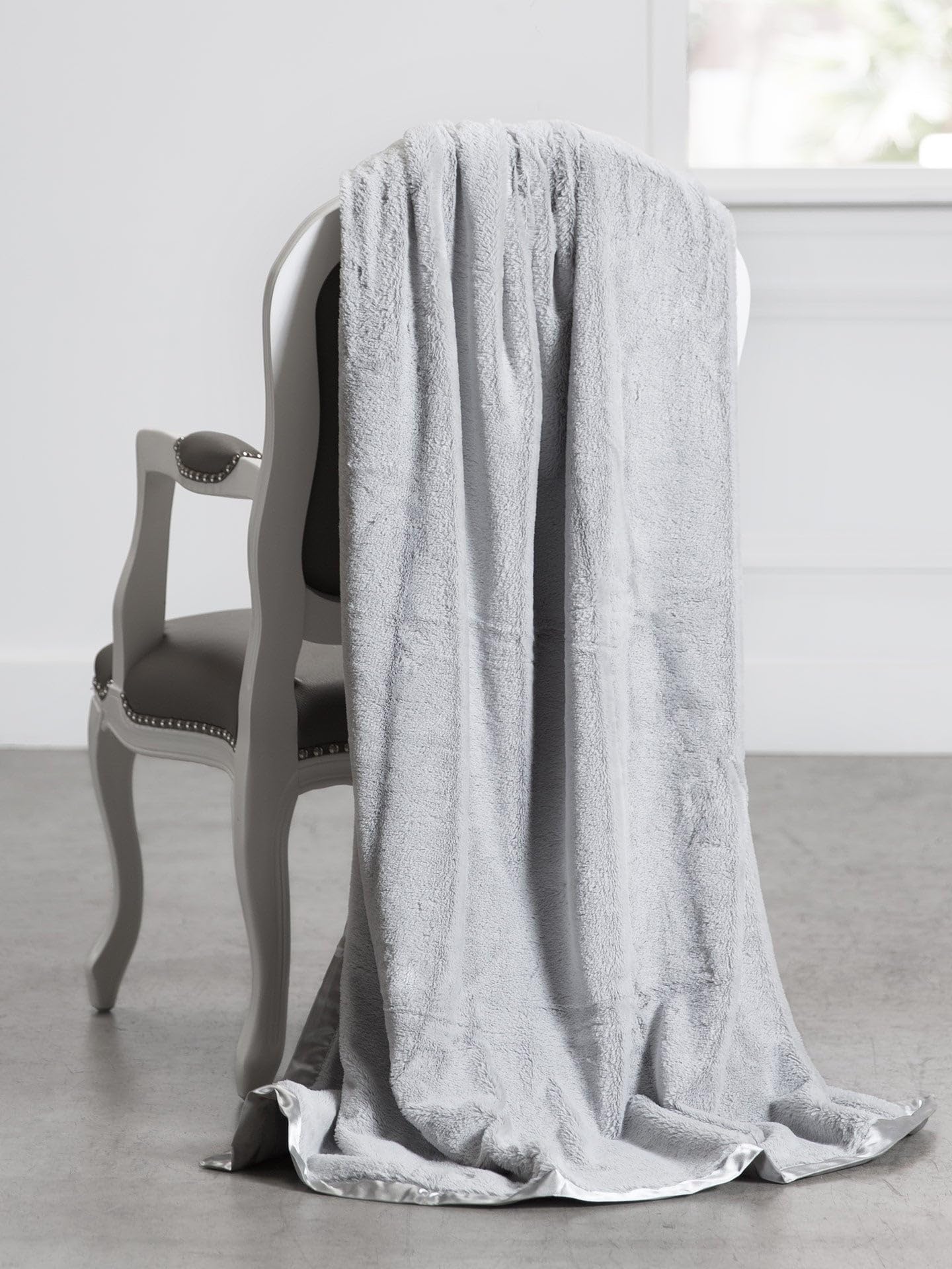 Lush™ Luxury Home Throw Blanket 45" x 59" – Ultra-Plush Velvety Soft Cozy Throw with Satin Edge for Living Room & Bedroom – Chic Cozy Gift Blanket for Adults, Teens, Home Décor - Silver