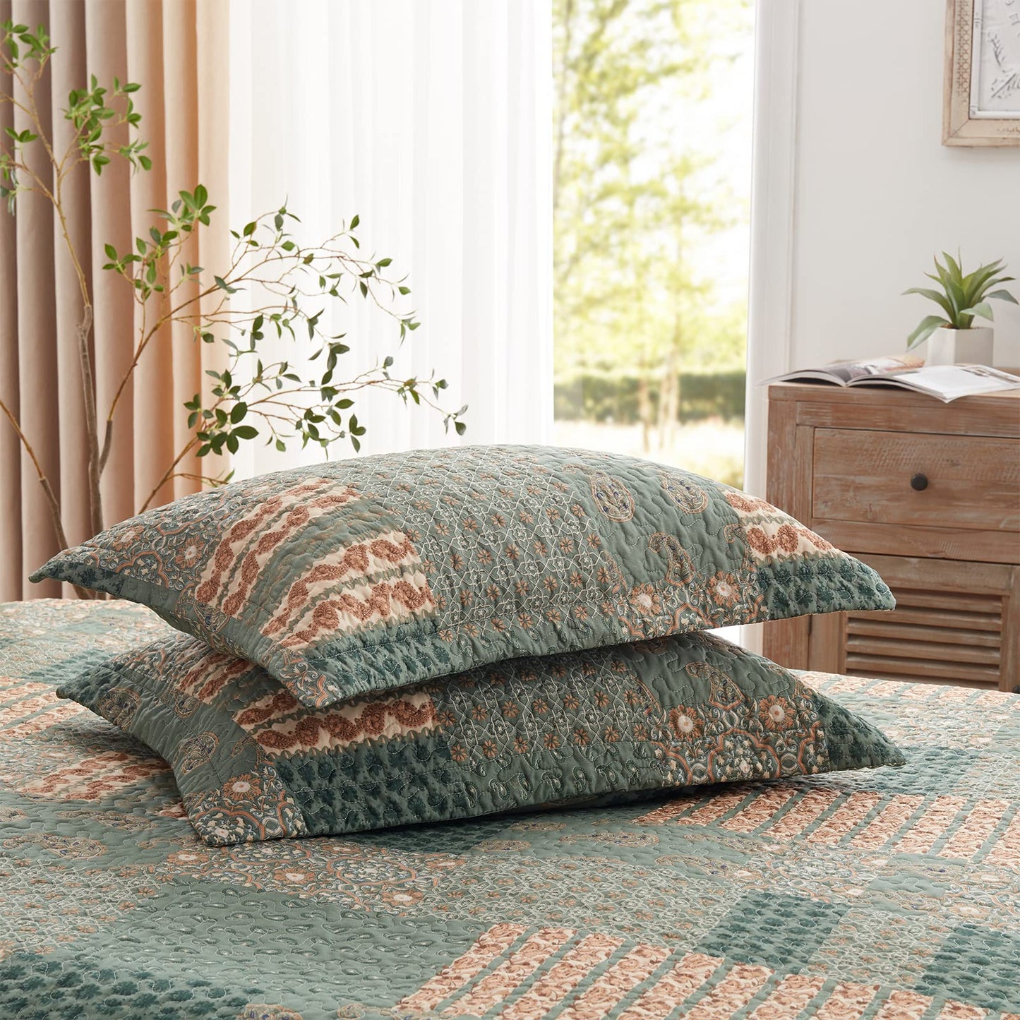 LEAONME Quilt Set King Size 3 Piece Bedspread Lightweight Microfiber Floral Paisley Olive Green, 98x106 Inch