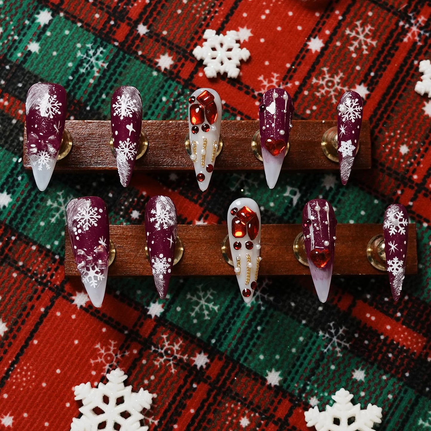Tesytto Red Press on Nails Long Stiletto 3D Heart Design with Gems & White Stripe Snowflake Handmade Fake Nails Glossy Acrylic Full Cover Stick On Nails for Women Girls (Snow Falls,M)