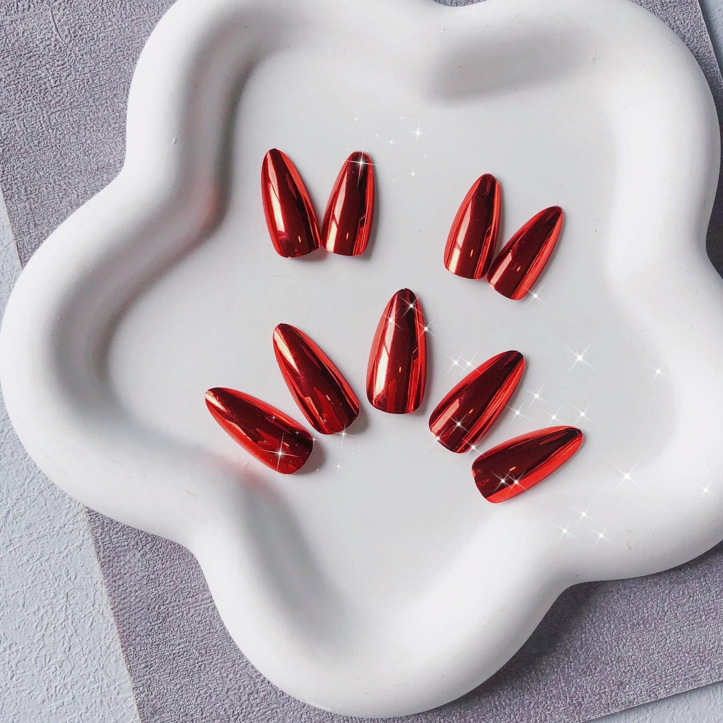 KQueenest Chrome Bright Red Press on Nails Almond Medium, Glazed Stiletto Fake Nails Medium, Metallic Acrylic Nails Press ons Mirror Effect, Sparkle Bling Glue on Nails for Women Summer Wear 24 Pcs