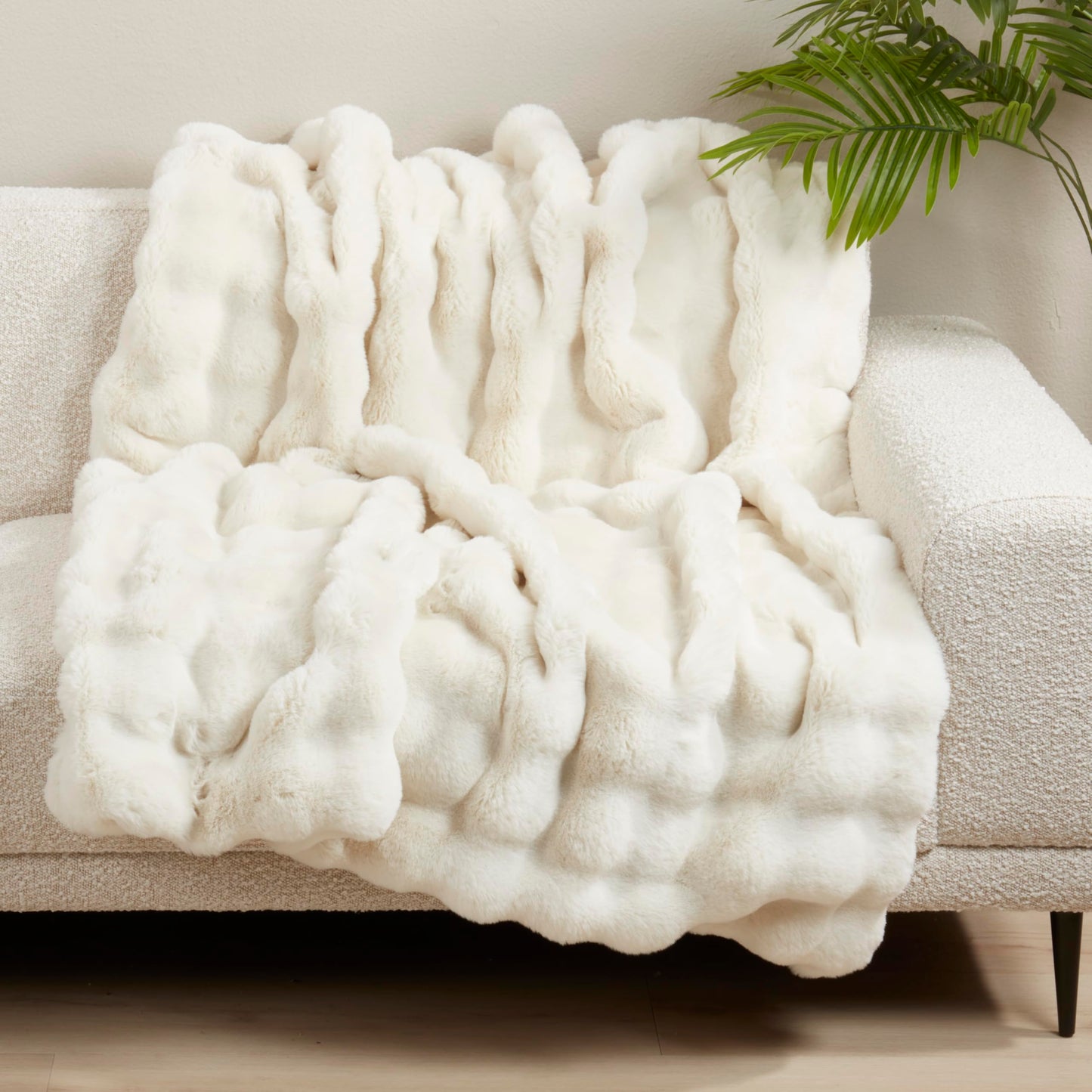 SARO LIFESTYLE Plush Faux Fur Throw Blanket – Soft Lined Decorative Throw for Couch, Sofa, & Bed, 50"x60"