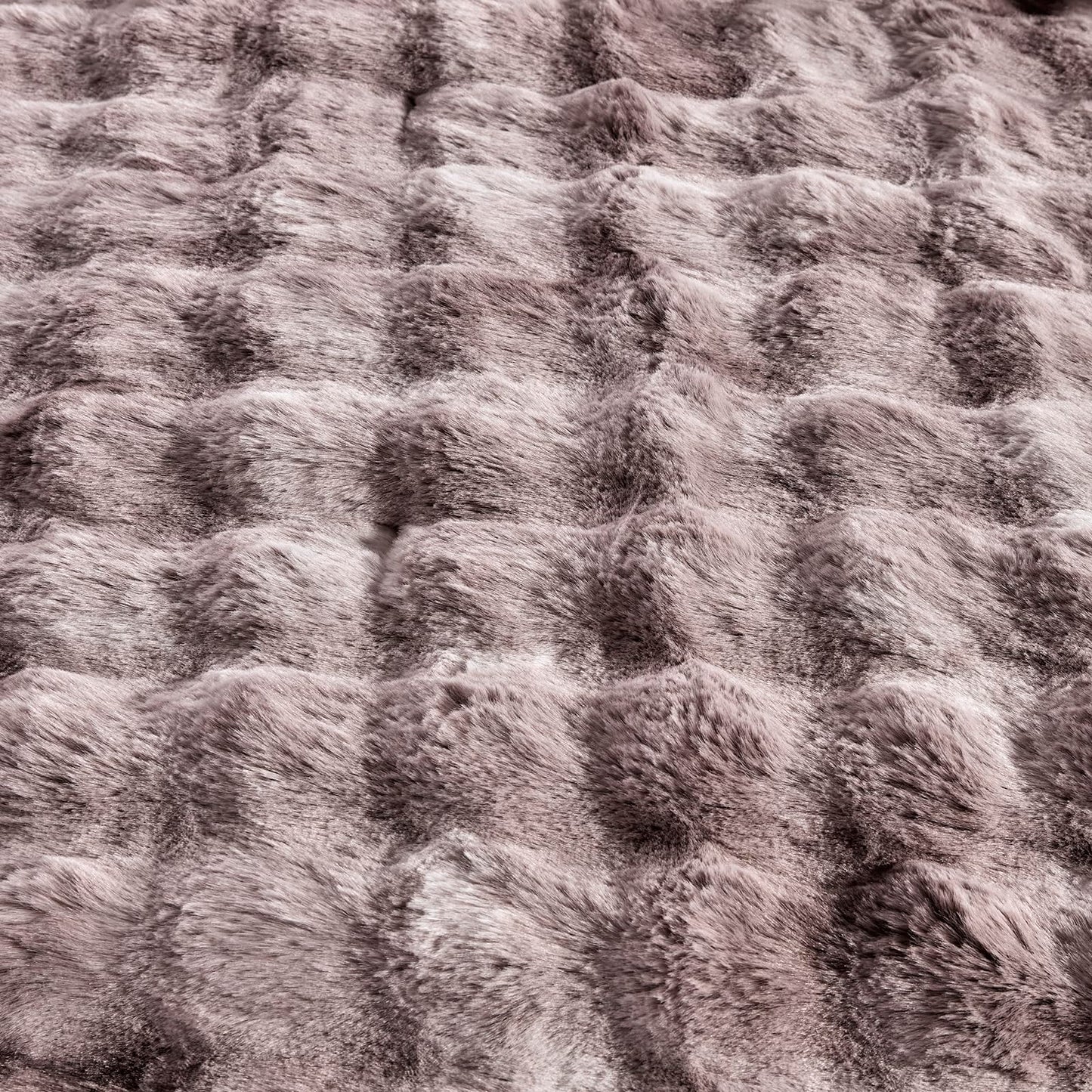 Humesill Luxury Faux Rabbit Fur Comforter Set, 3 Pieces Comforter King Size with 2 Pillow Shams, Tie-dye Fur with Bubble Design for Front and Microfiber Back, Will Light Fill(Dusty Mauve, 104x90 Inch)