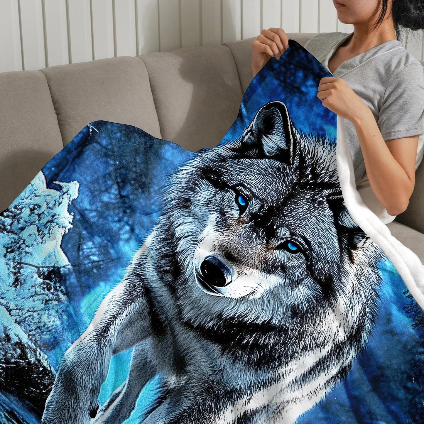 Wolf Blanket for Men Women, Super Soft Cool Blue Forest Animal Majestic Wolf Stuff Blanket Gifts for Wildlife Lovers Adults Kids Girls Boys, Warm Cozy Fuzzy Plush Fleece Flannel Throw Blankets 50"x40"