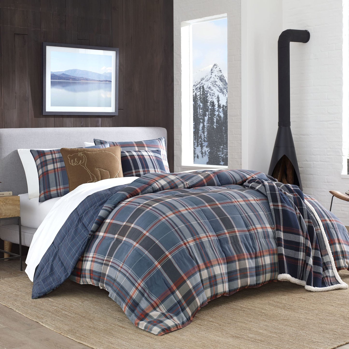Eddie Bauer - Queen Comforter Set with Shams, Soft Microsuede Bedding, Down Alternative Fill, All-Season Warmth, Shasta Lake Navy