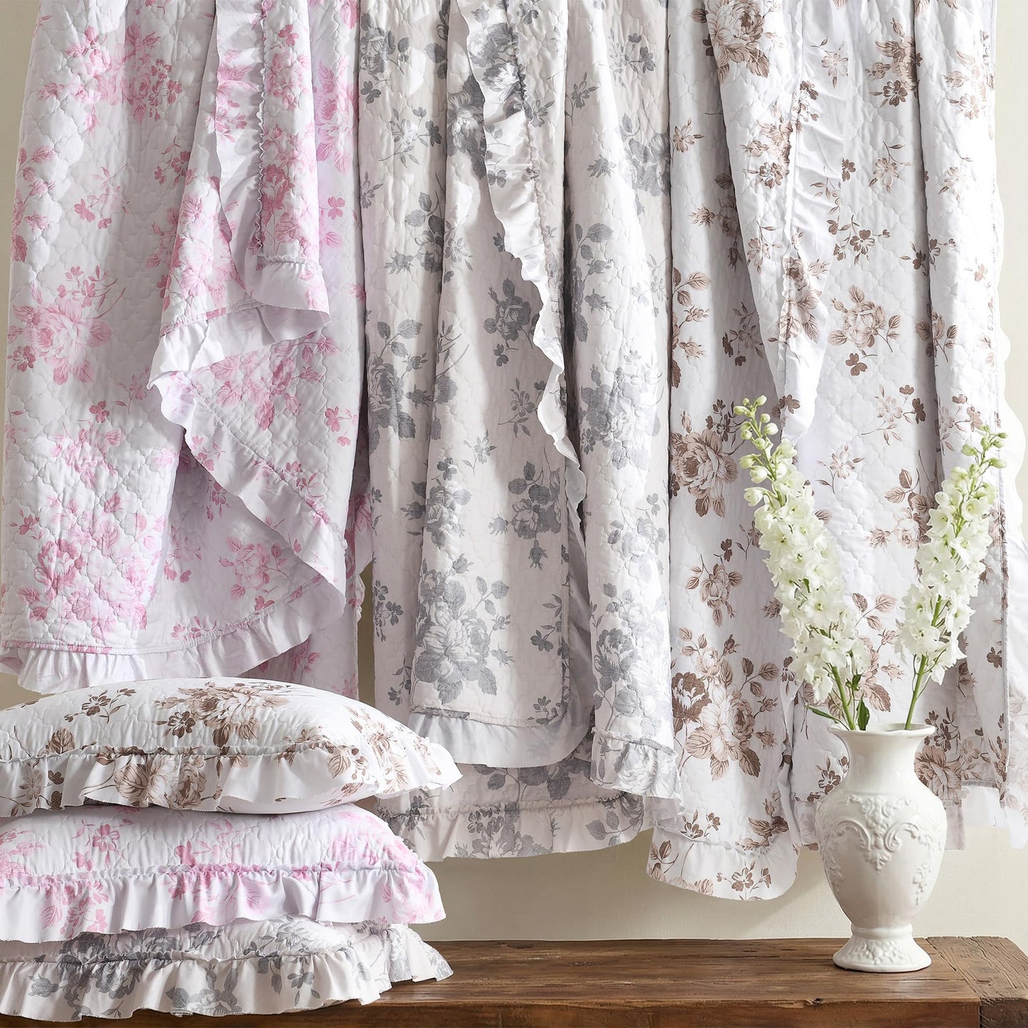 HORIMOTE HOME Greyish Blue Ruffled Quilt King Size with 2 Pillow Shams, Shabby Chic Reversible Floral Bedspread Coverlet, Soft Lightweight Comforter Bed Cover for All Season, 3 Pieces, 106x96 inches