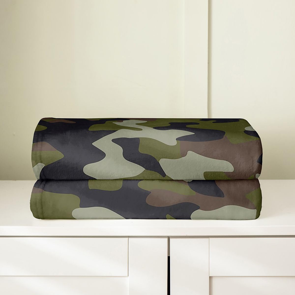 jejeloiu Camo Flannel Fleece Throw Blanket Farmhouse Twin 60"x80" Woods Camouflage Fleece Throw Blanket for Kids Women Men Hunting for Bed Couch Chair Living Room Dark Green Bedroom Decor