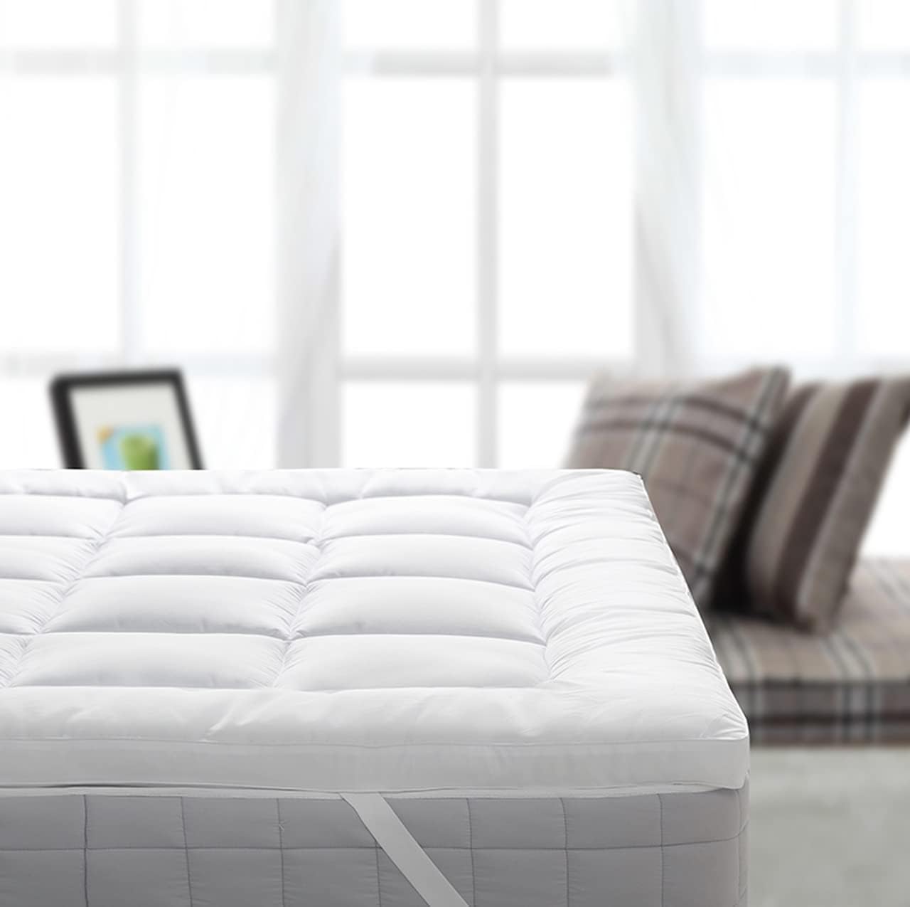 Plush Topper, Viscose Derived from Bamboo, Filled Mattress Topper, 2 Inches Thick Hypoallergenic Overfilled Down Alternative Anchor Bands Mattress Topper, Soft Cotton Shell, California-King