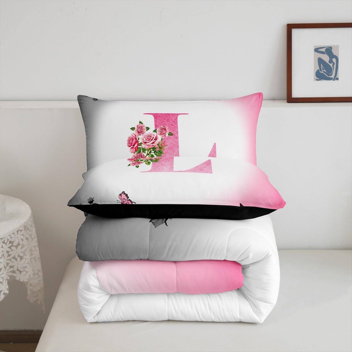 jejeloiu Letter Flowers Comforter Set Queen Size for Kids Teens Girls Woman Personalized Initial L Bedding Set Ultra Soft Monogrammed Duvet Quilt Black Pink Floral Rose Butterfly Duvet Modern Fashion