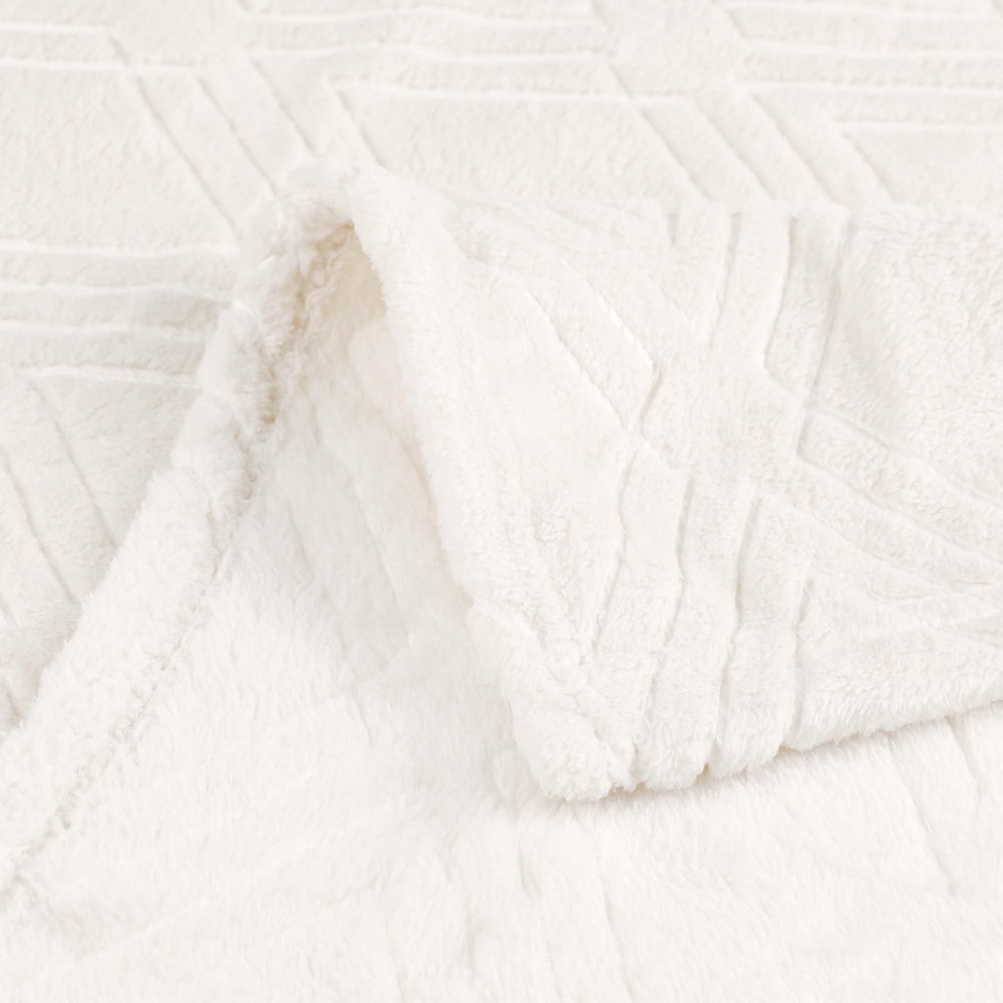 Superior Alaska Collection Quilted Diamond Throw Blanket - Soft Plush Velvety Fleece Blanket for Couch, Bed and Living Room Decor - Cozy, Warm & Lightweight All-Season Cover, King Size, Ivory