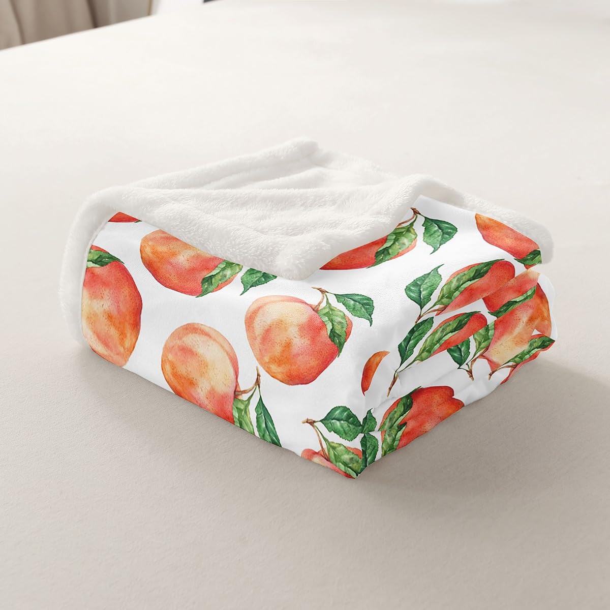 Feelyou Peach Print Plush Blanket Cute Tropical Fruit Peaches Fleece Blanket Red Green Design Sherpa Throw Blanket for Bed Sofa Couch Room Decor Lightweight Fuzzy Blanket Throw 50"x60"