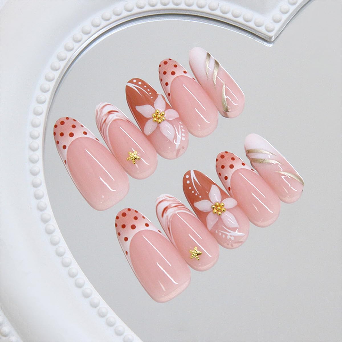 24Pcs White Flower Press on Nails Medium Almond Fake Nails with Leopard Print Design Nude Full Cover Artificial Glue on Nails Gold Shell Starfish False Nails Stick on Nails for Women Spring Summer DIY