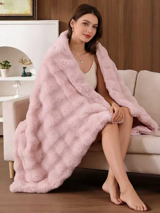 Thistleap Faux Fur Throw Blanket, 50x60 Inch Bubble Textured Plush Couch Bed Throw, Ultra Soft Cozy Decorative Blanket, Machine Washable for Home Decor, Light Pink