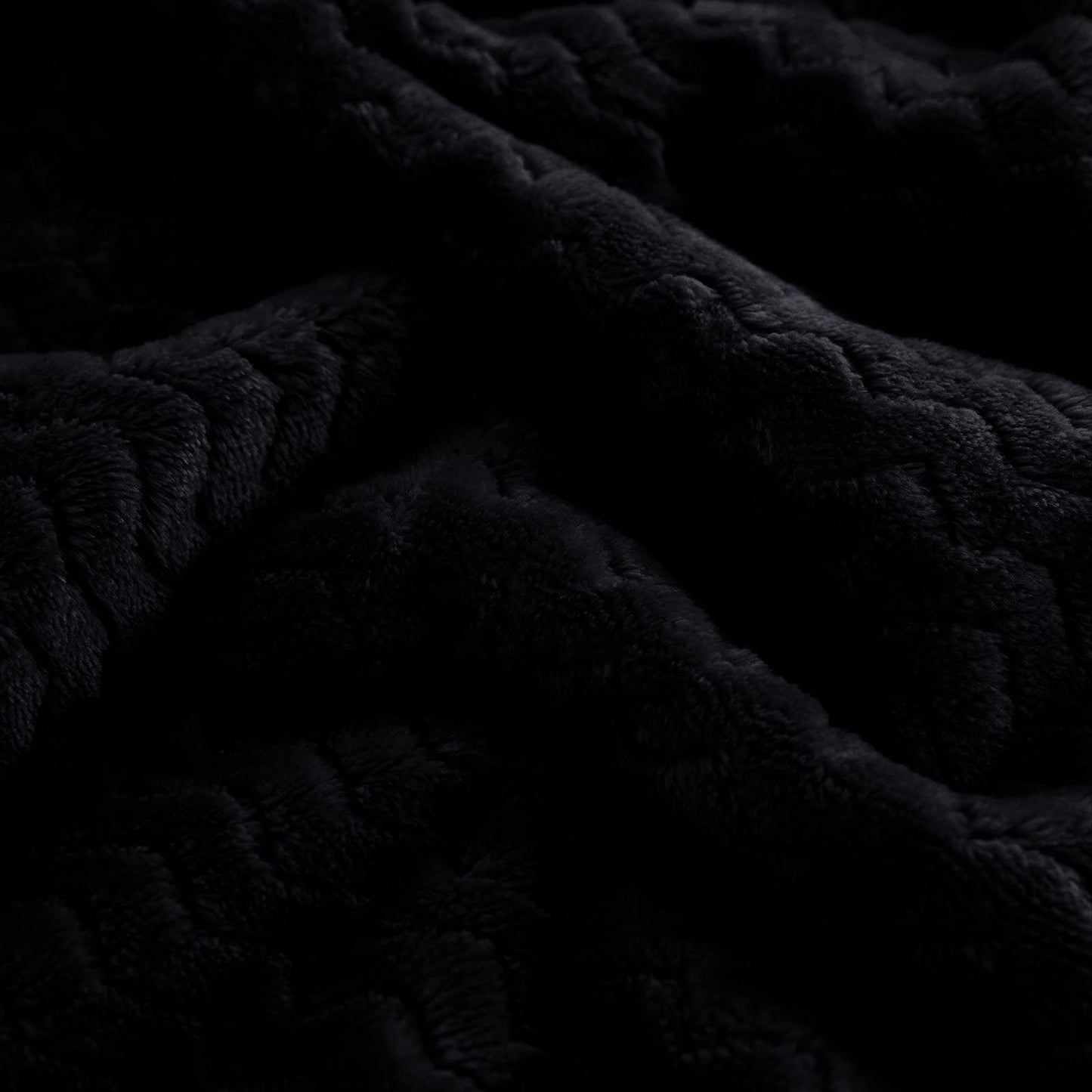 Whale Flotilla Breathable Fleece Twin Size Blanket for Bed(90x66 Inch), Super Soft Fuzzy Blankets for All Season, Lightweight and Fluffy, Black(Chevron)