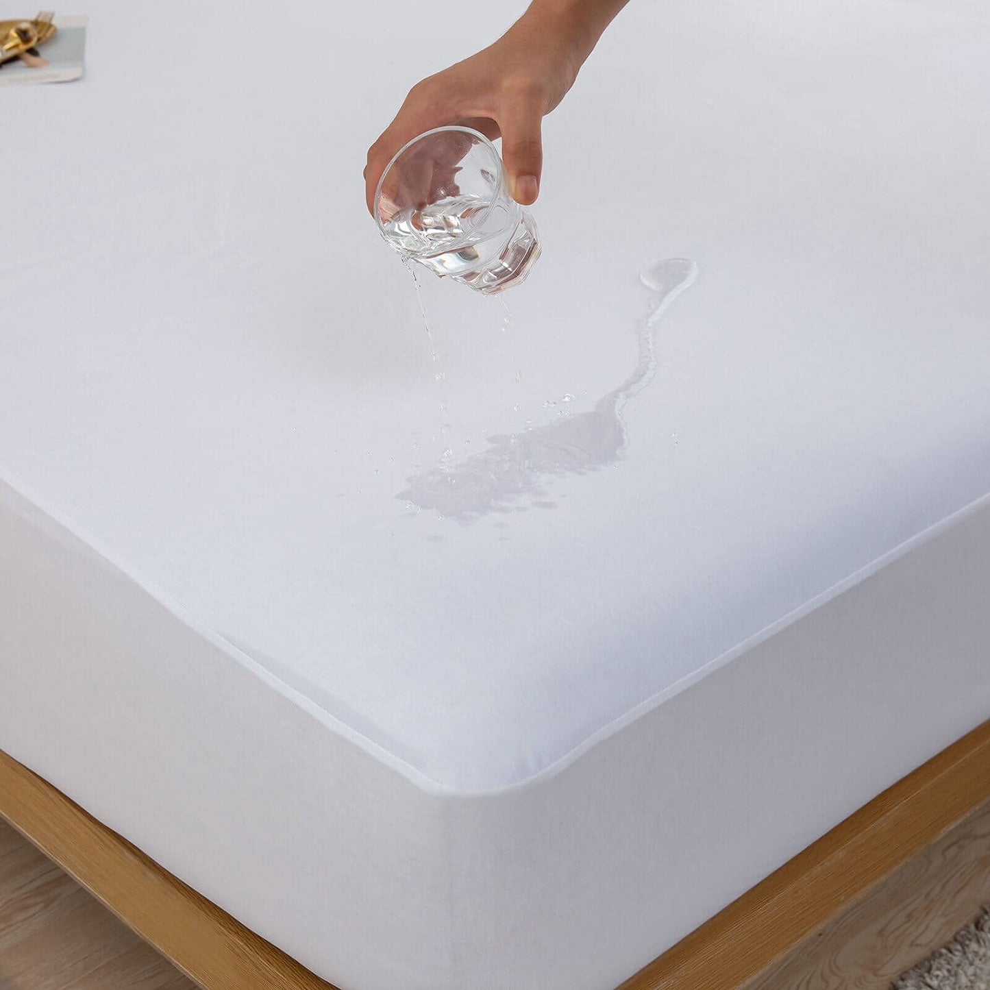 Waterproof Cooling Bamboo Viscose California King Mattress Protector Ultra Soft Noiseless Smooth Jersey Top Fitted Cal King Cover with Stretchy Pocket