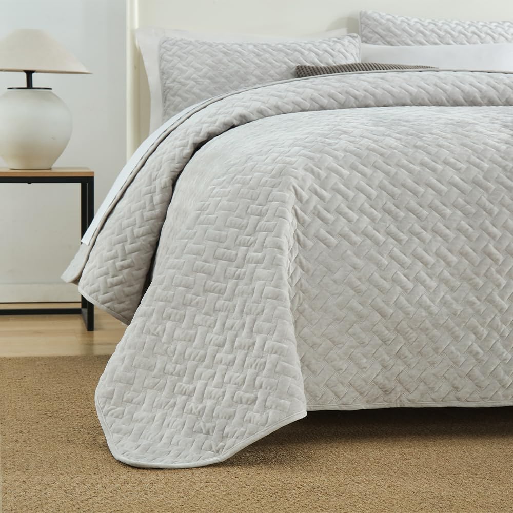 Liians Velvet Bedspread Quilt Bedding Sets,Luxury Elegant Ultra Soft Velvet Comforters Coverlet Blankets,Weave Stitching Pattern Cotton Quilted Bedspread for All Seasons,Beige,King Size