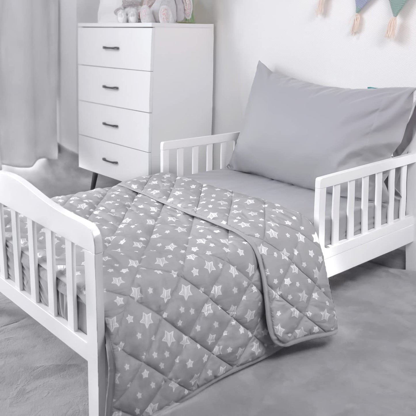 Baby Blanket for Boys and Girls, Soft Cozy Toddler Comforter Quilted with Grey Star Print, Ultra Soft and Comfortable Down Alternative Crib Comforter, 39x47 Inches