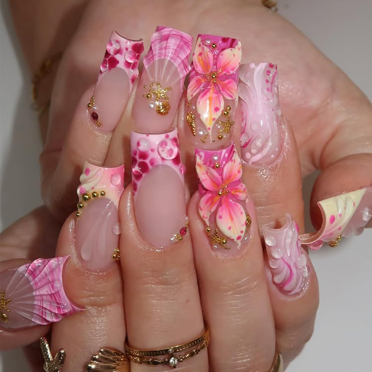 24Pcs Pink Flower Press on Nails Medium Square French Tip Fake Nails with 3D Gold Rhinestones Design Glitter False Nails Nude Full Cover Artificial Glue on Nails Spring Summer Stick on Nails for Women