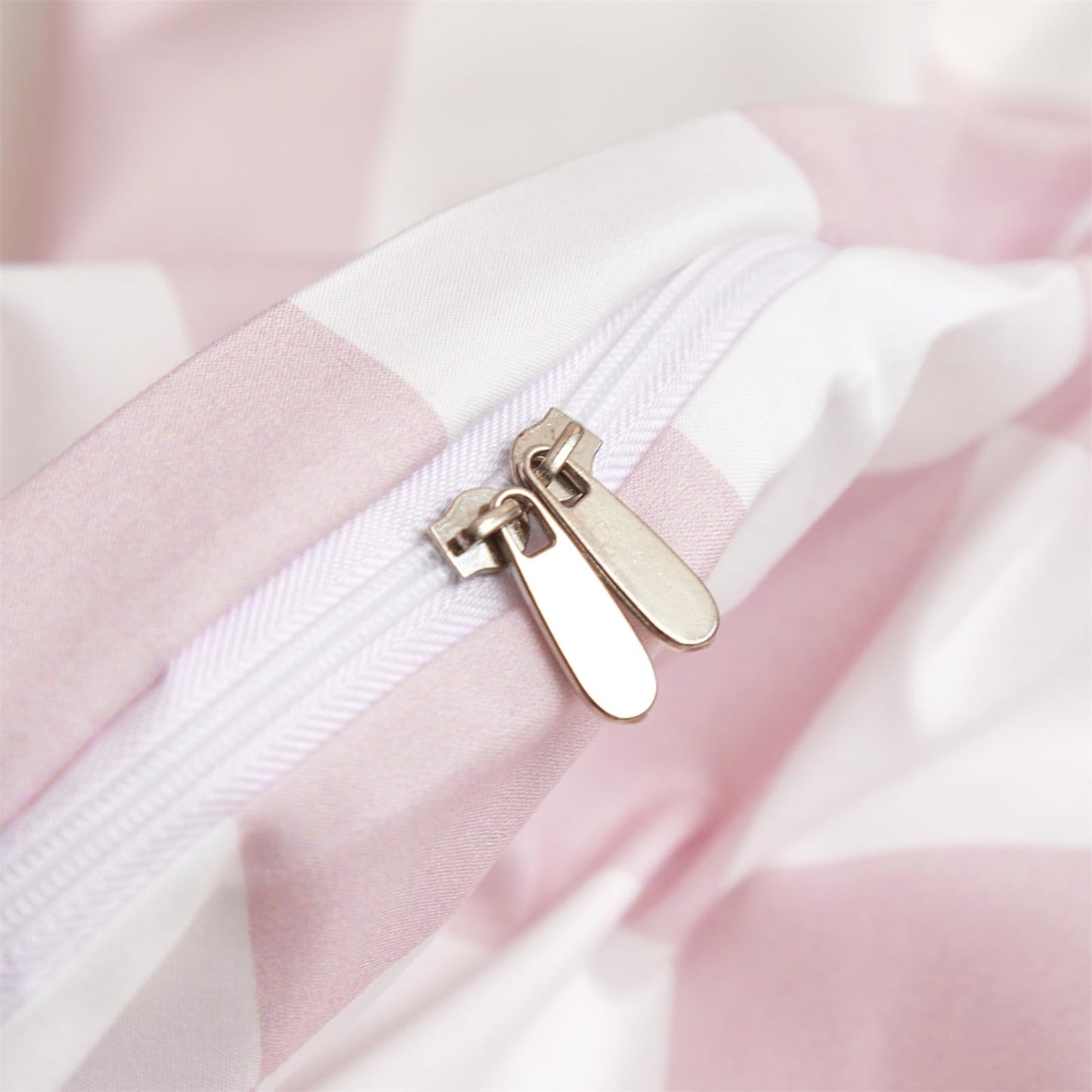 CLOTHKNOW Pink White Grid Queen Duvet Cover Set Plaid Bedding Sets Checkerboard Bedding Duvet Cover Sets Soft Pink Duvet Cover with 2 x Pillow Cases