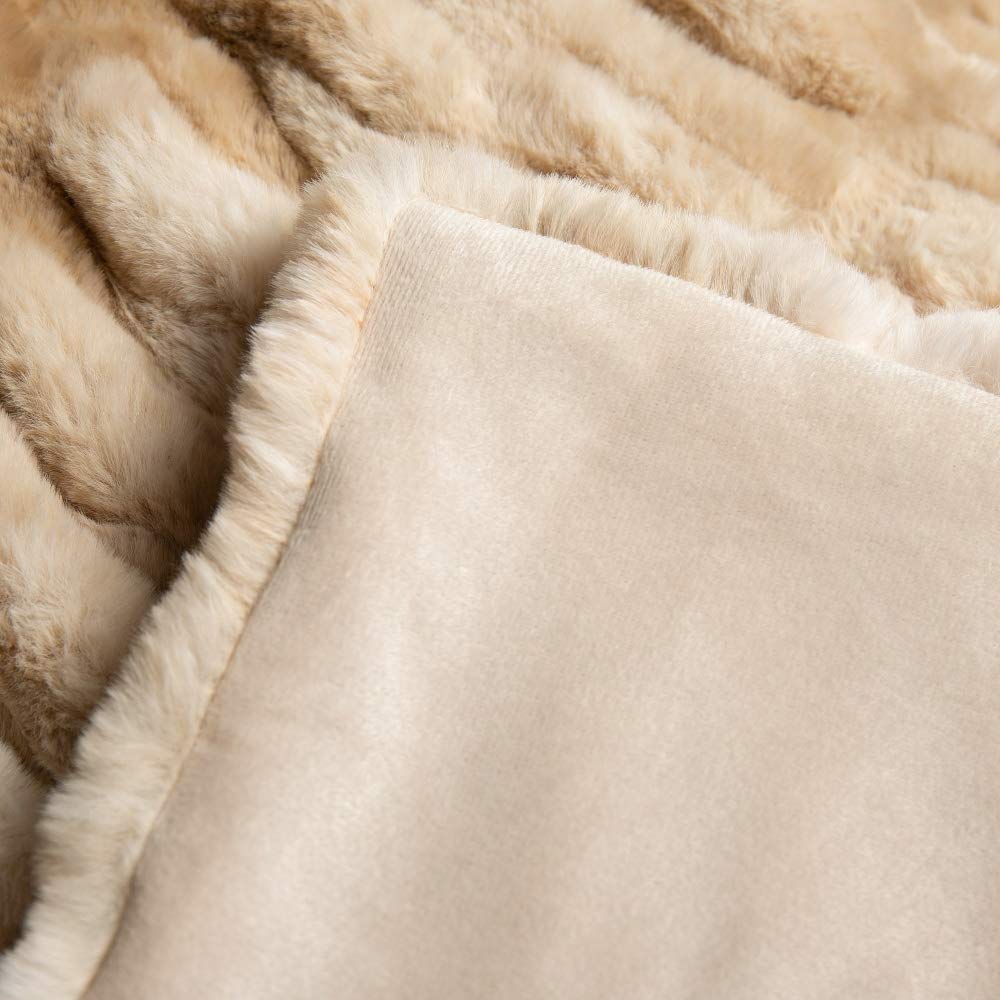 Super Soft Faux Fur Throw Blanket- Brown Fur Throw Blanket Royal Luxury Cozy Plush Blanket use for Couch Sofa Bed Chair, Reversible Fuzzy Faux Fur Velvet Blanket 50 Inch x 60 Inch (Beige)