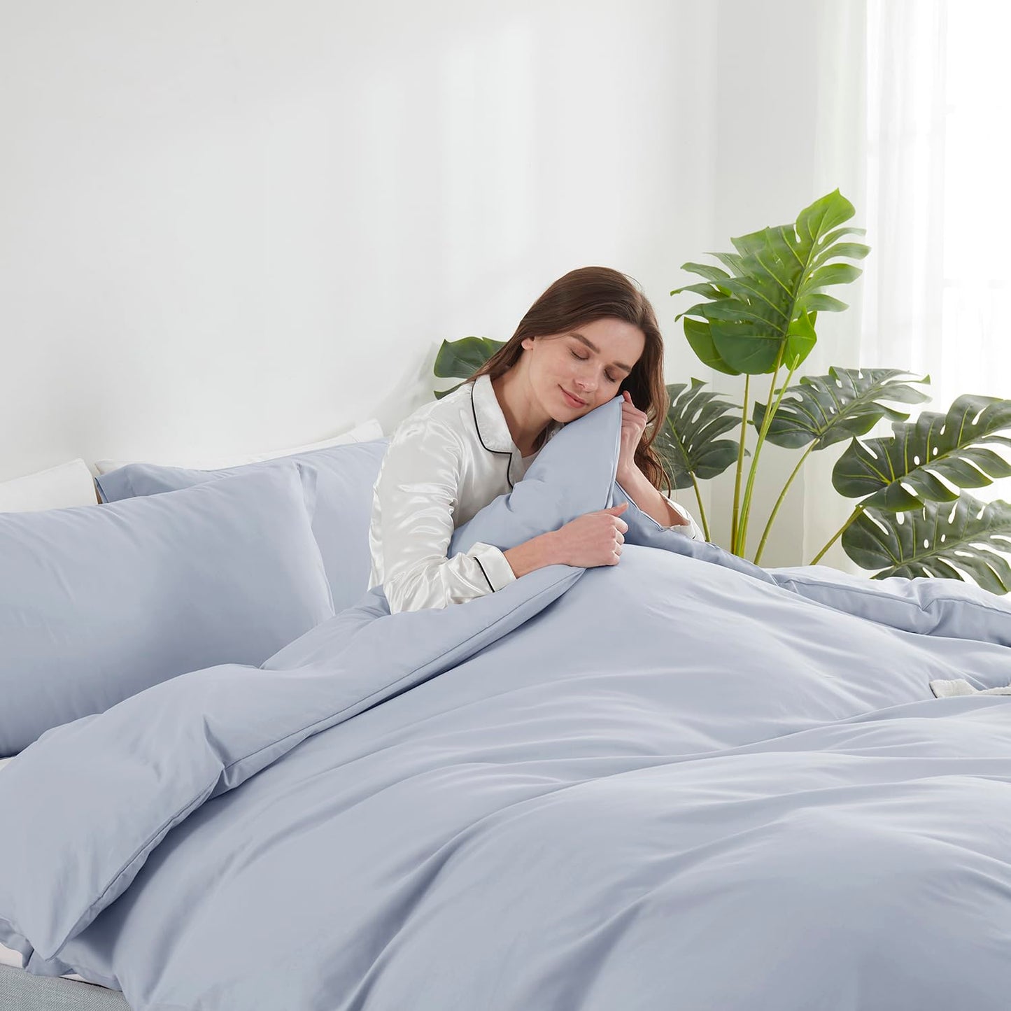 Hearth & Harbor Queen Size Duvet Cover & Bed Sheet Set Ice Blue, 7 Piece Soft Double Brushed Bedding Set, Includes Duvet Cover, Flat Sheet, Fitted Sheet, Pillowcases and Pillow Shams