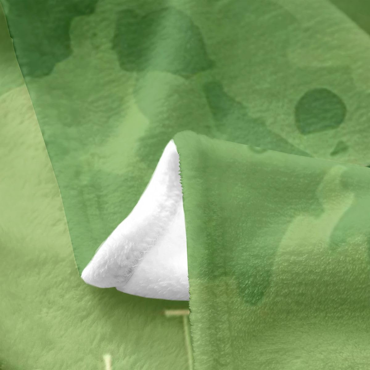 jejeloiu Camo Flannel Fleece Throw Blanket Camouflage Baby 30"x40" Army Theme Fleece Throw Blanket for Kids Women Men Military Style for Bed Couch Chair Living Room Green Bedroom Decor