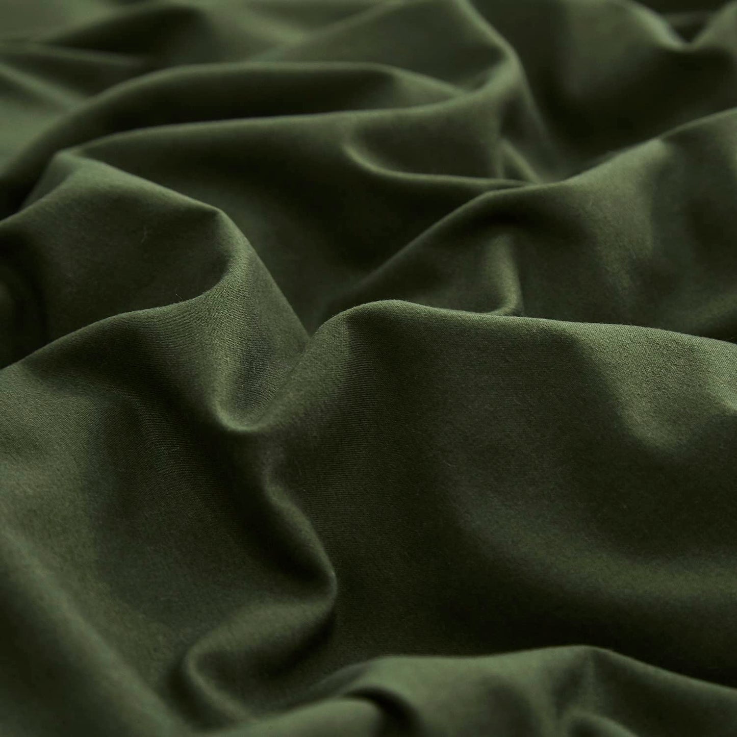 KAREVER Army Green Comforter Queen Dark Green Bedding Set Olive Green Comforter Set Queen Men Breathable 3 PCs Comforter Set 1 Queen Comforter (90x90 inches) with 2 Pillowcases (20x26 inches)