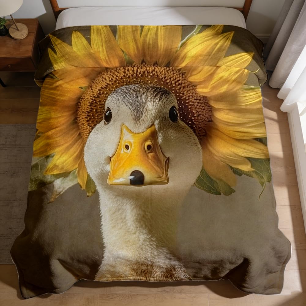 ZHOUSHUTONG Funny Duck Throw Blanket Super Soft Warm Cozy Flannel Blanket for Couch Bedroom Sofa Office Rustic Farmhouse Home Decor Gift for Women Girls Kids 49"x59"