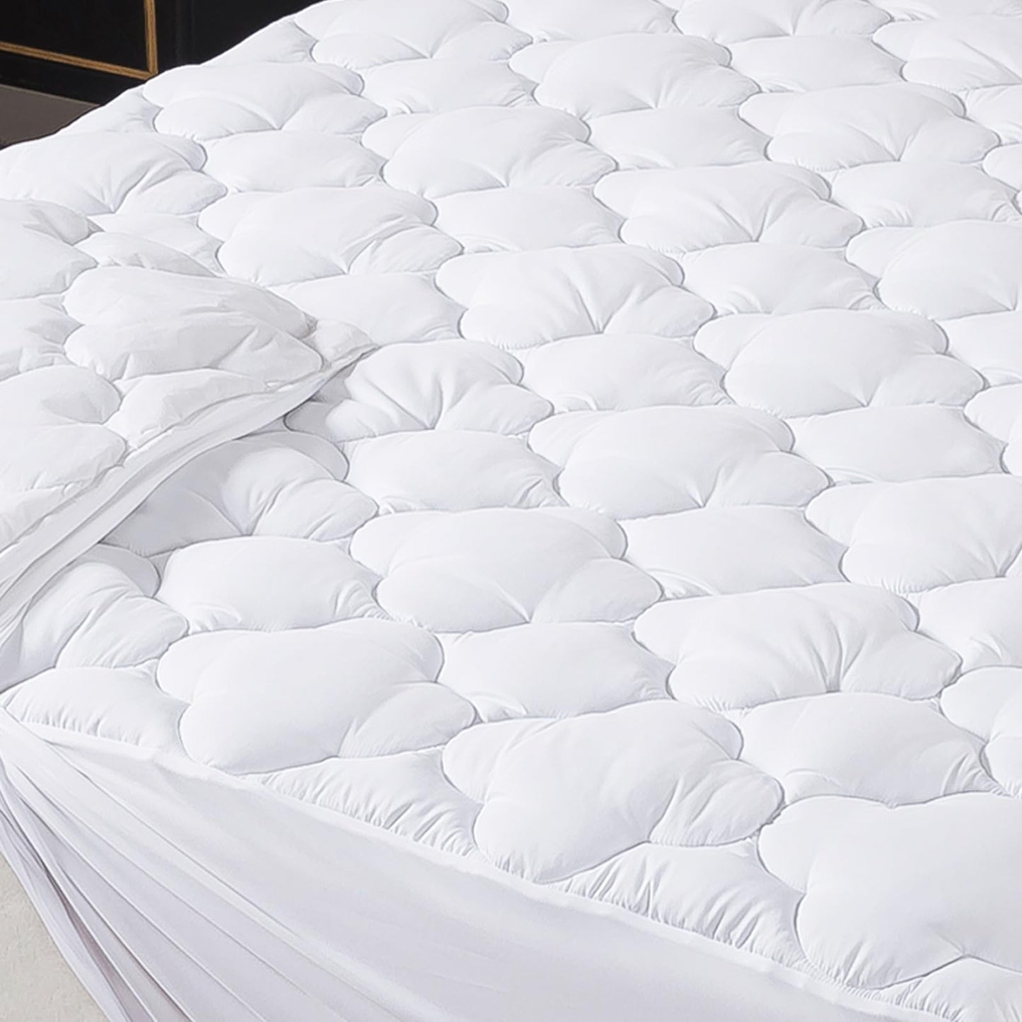WhatsBedding Full Mattress Pad,Fitted Full Mattress Protector Soft with Deep Pocket 6"-18",Depth Breathable,Mattress Cover